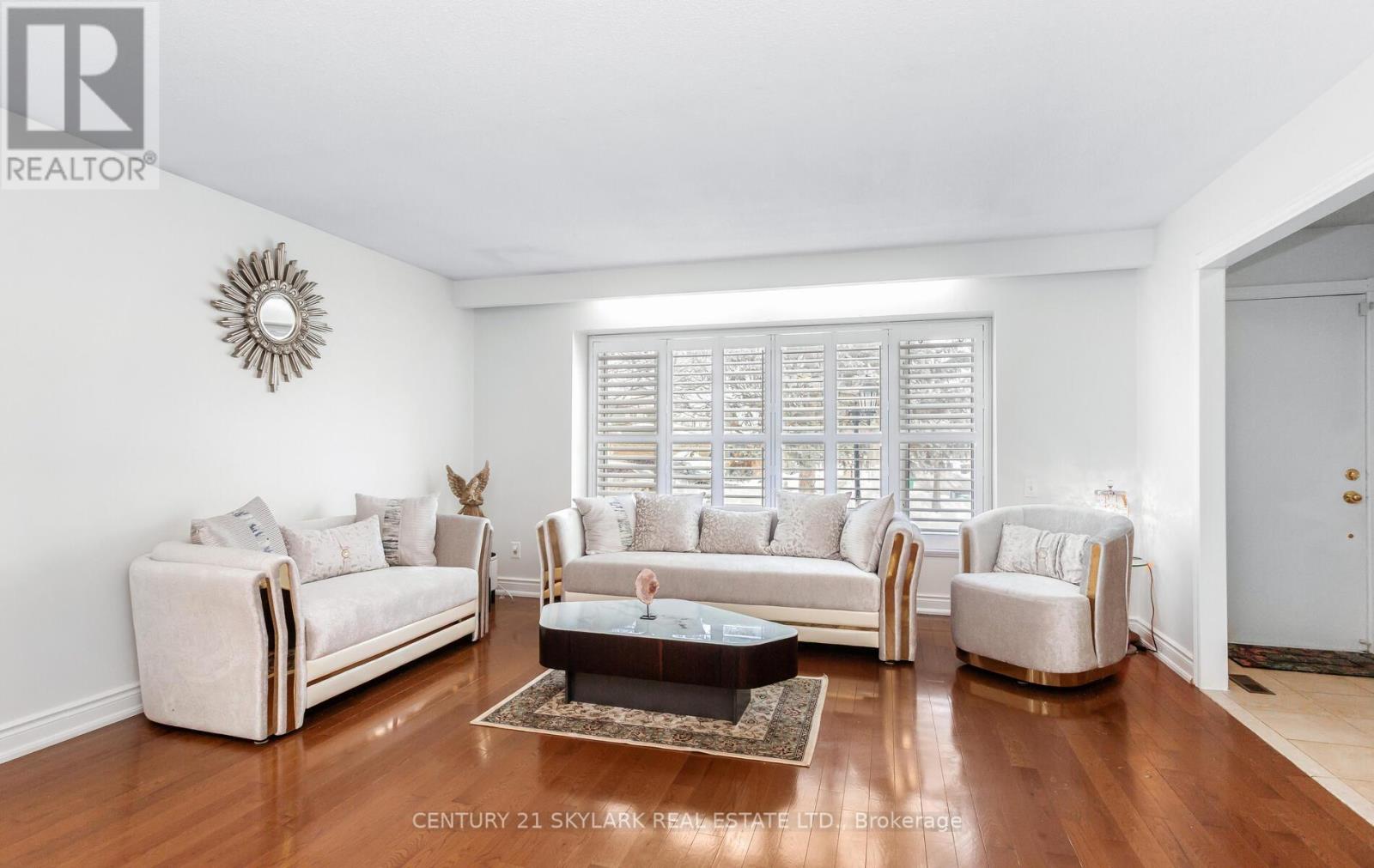 3353 Martins Pine Crescent, Mississauga, Ontario  L5L 1G3 - Photo 4 - W12786980