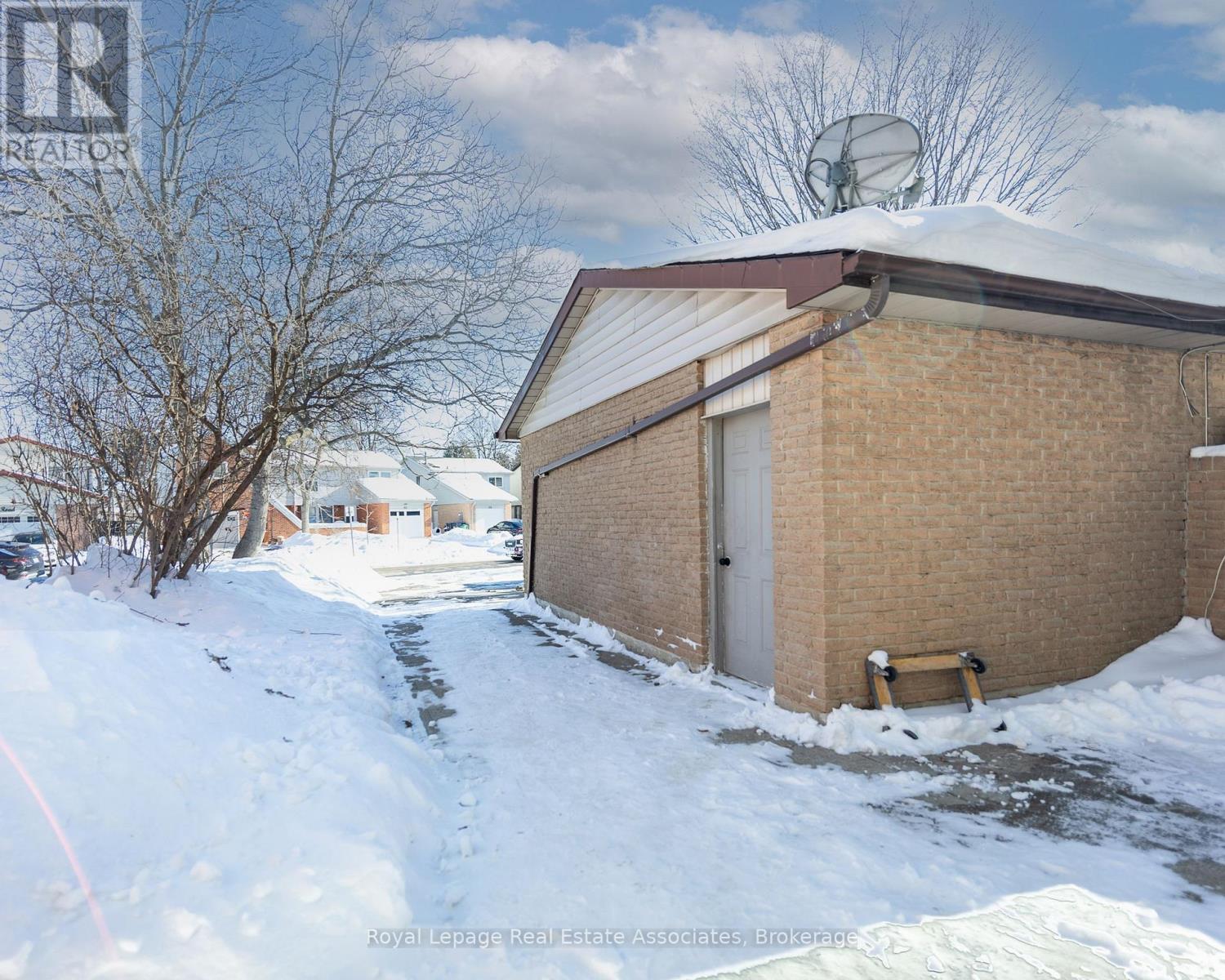 79 Harridine Road, Brampton, Ontario  L6X 2X1 - Photo 6 - W12786982