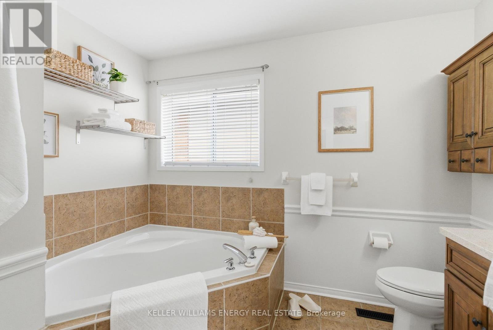 74 Shenandoah Drive, Whitby (Williamsburg), Ontario  L1P 1T3 - Photo 23 - E12787052