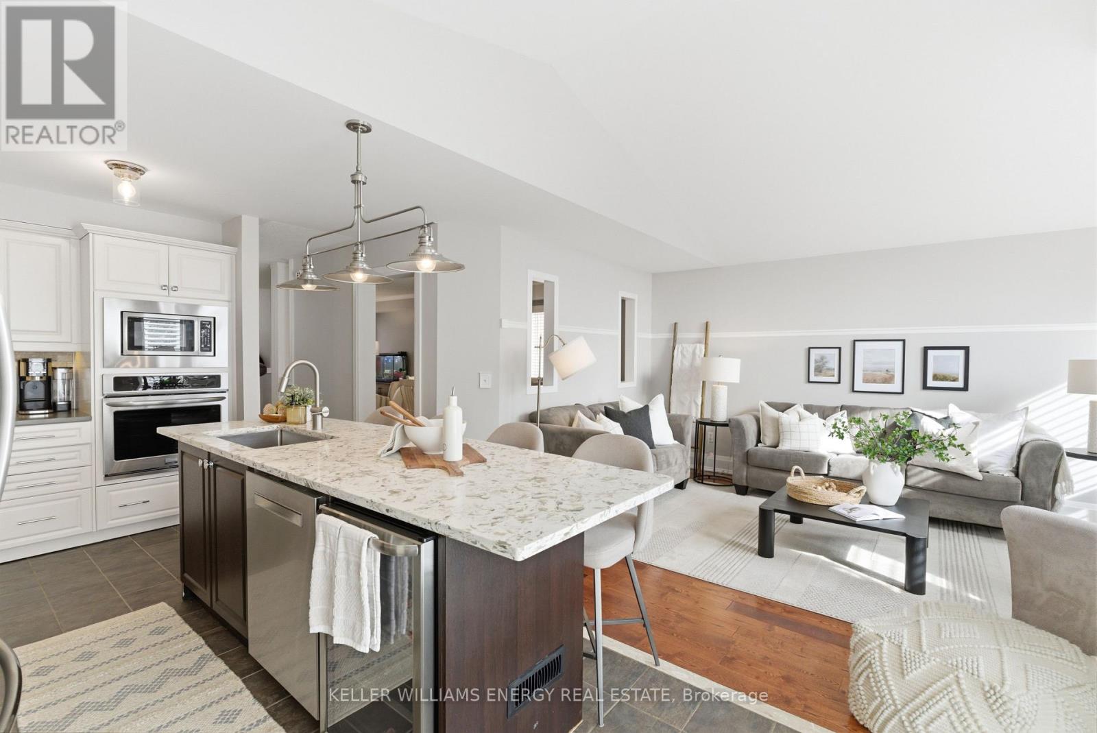 74 Shenandoah Drive, Whitby (Williamsburg), Ontario  L1P 1T3 - Photo 3 - E12787052