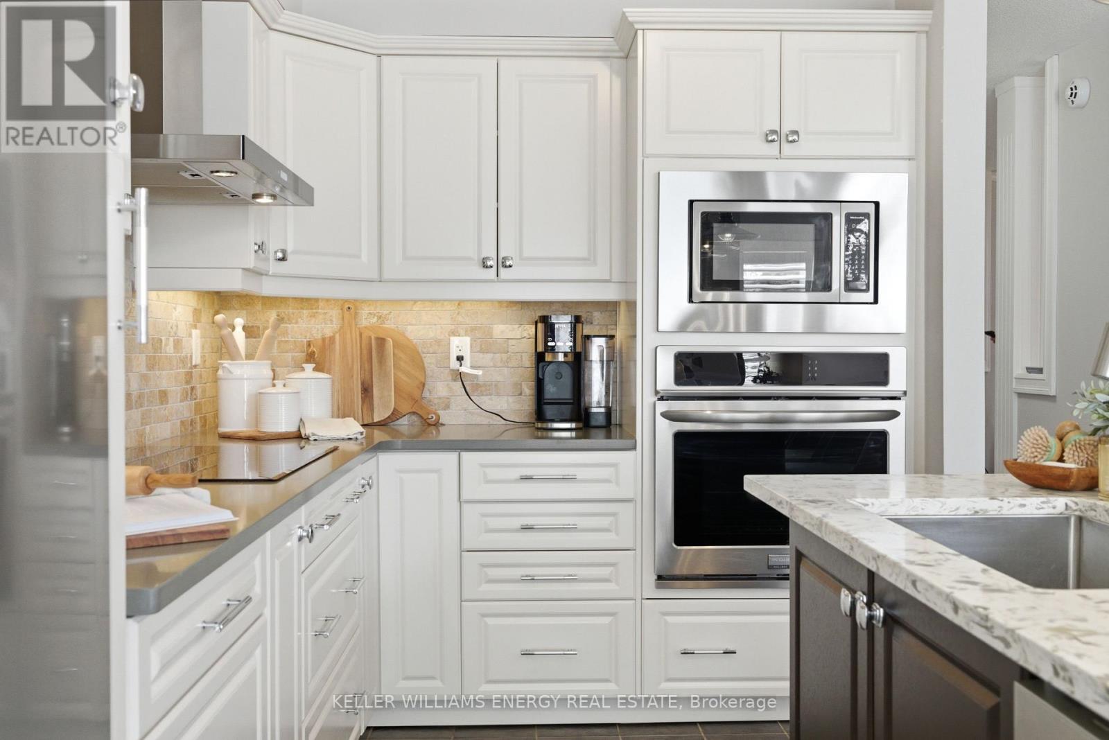 74 Shenandoah Drive, Whitby (Williamsburg), Ontario  L1P 1T3 - Photo 6 - E12787052