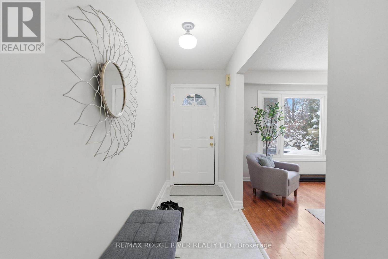 610 Bermuda Court, Oshawa, Ontario  L1J 6J6 - Photo 2 - E12787170