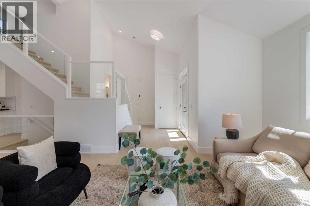 90 Treeline Gardens Sw, Calgary, Alberta  T2Y 0W6 - Photo 7 - A2278906