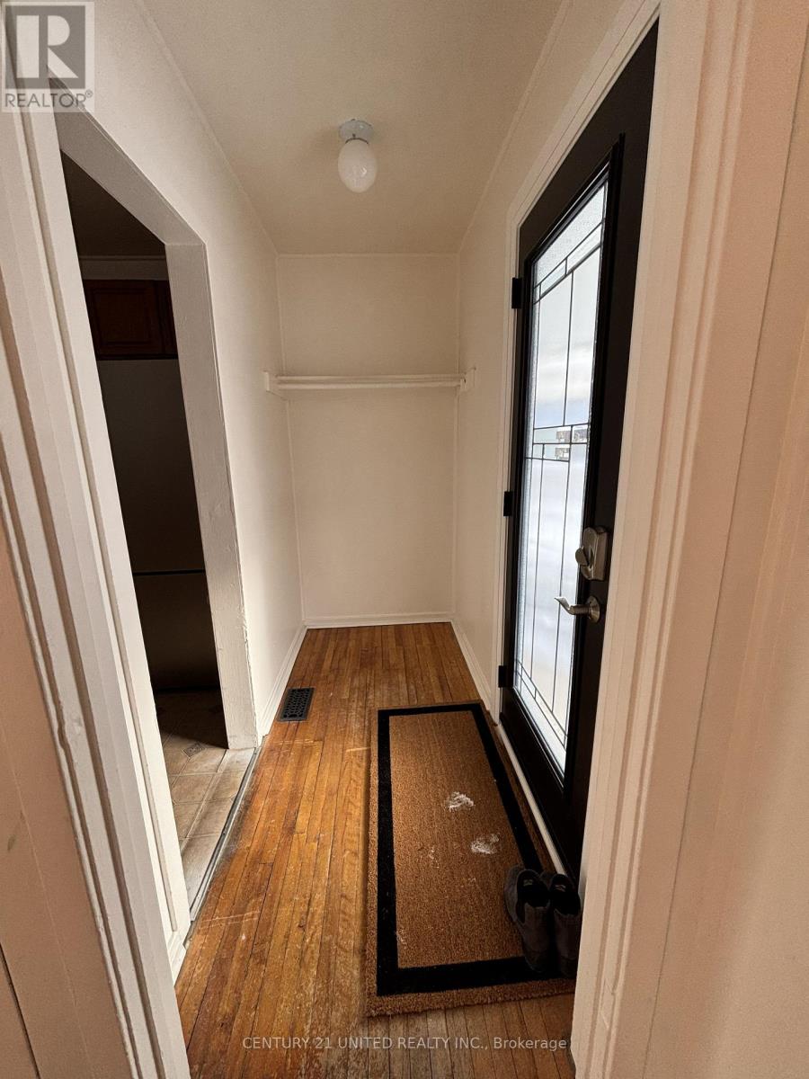 638 Mckellar Street, Peterborough (Otonabee Ward 1), Ontario  K9J 1R3 - Photo 2 - X12787206