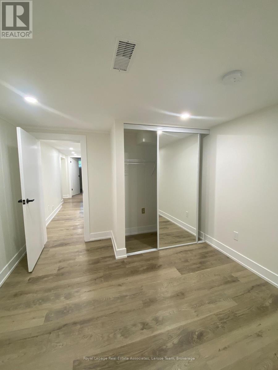 66 Minnewawa Road, Mississauga, Ontario  L5G 1C7 - Photo 17 - W12784070