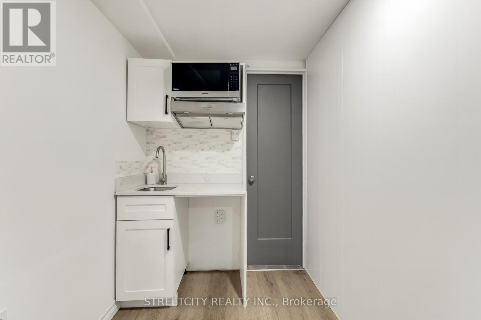 D - 71 Wellesley Crescent, London East, Ontario  N5V 1J6 - Photo 18 - X12787166