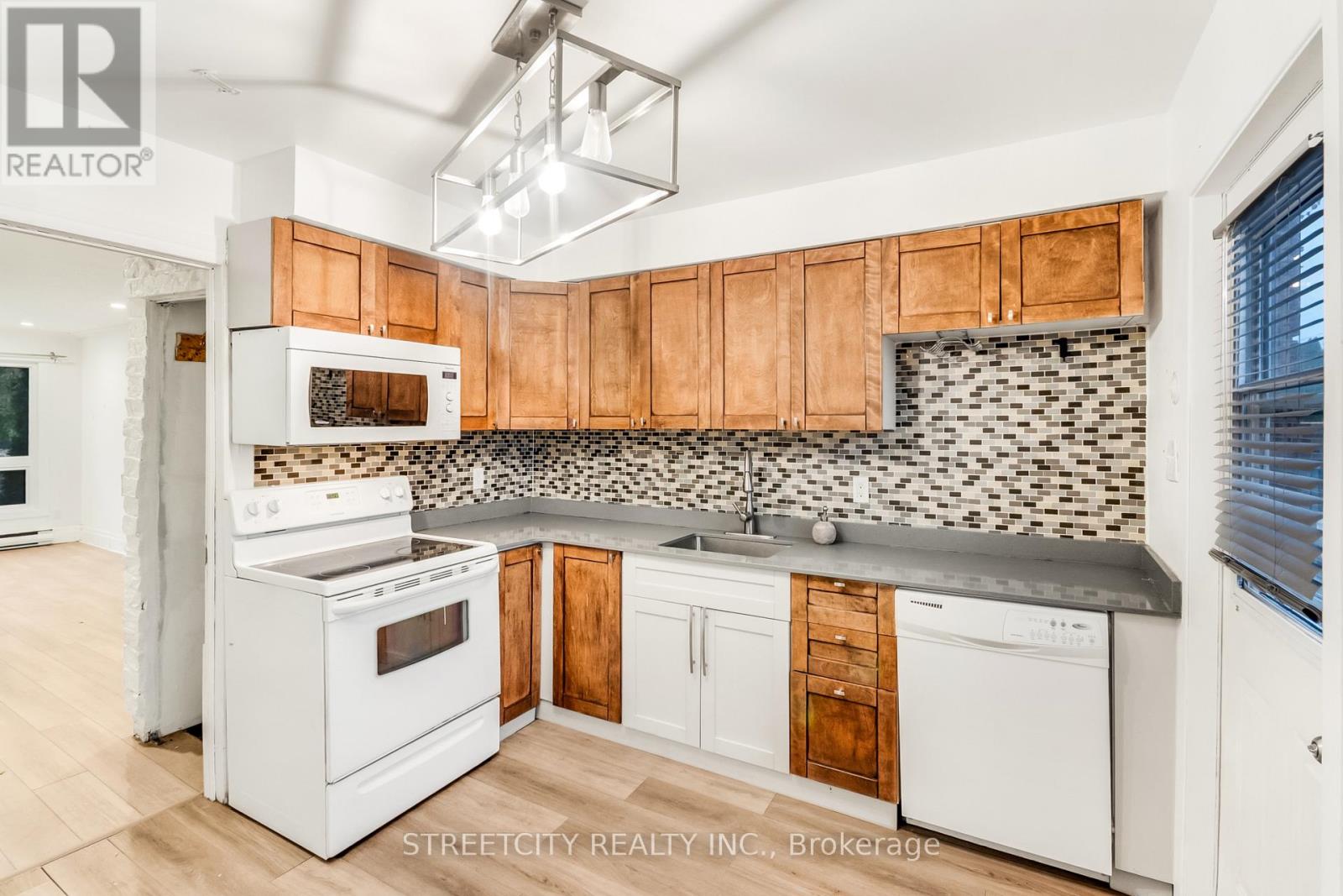 D - 71 Wellesley Crescent, London East, Ontario  N5V 1J6 - Photo 6 - X12787166