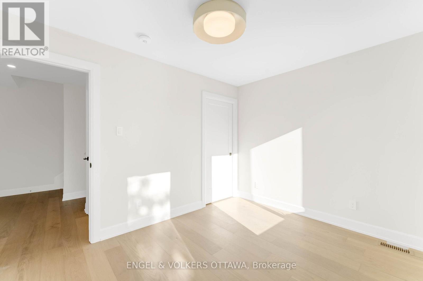 A - 132 Carillon Street, Ottawa, Ontario  K1L 5Y3 - Photo 14 - X12787034