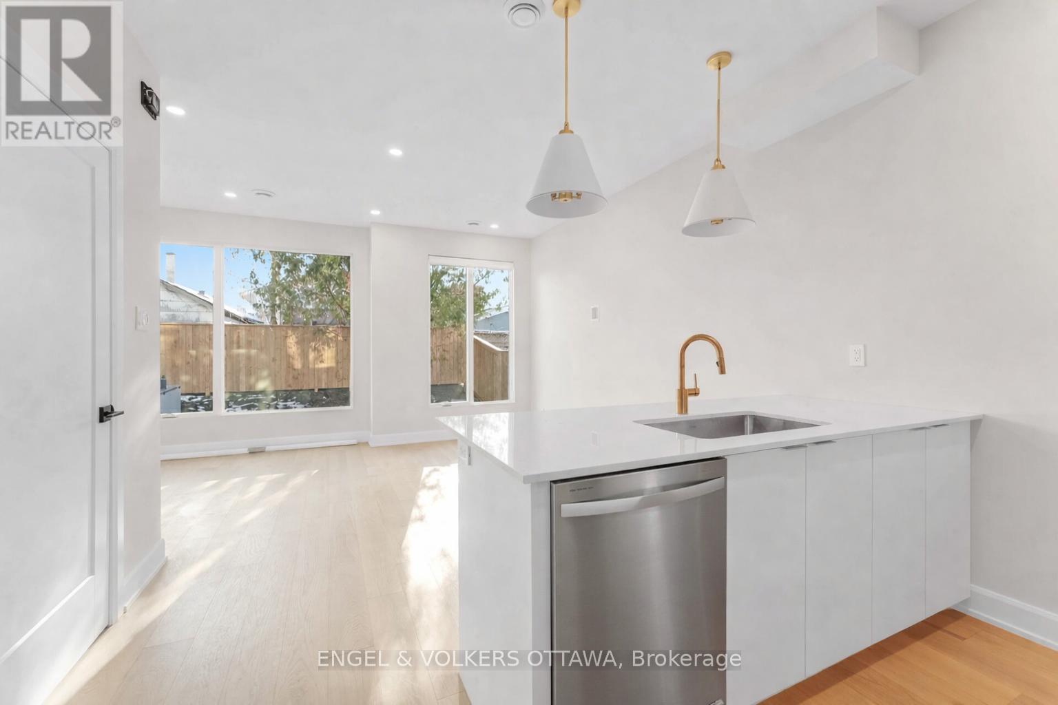 A - 132 Carillon Street, Ottawa, Ontario  K1L 5Y3 - Photo 8 - X12787034