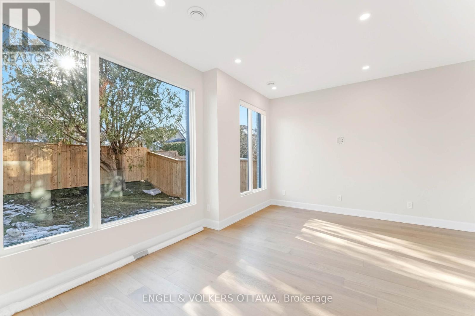 A - 132 Carillon Street, Ottawa, Ontario  K1L 5Y3 - Photo 9 - X12787034