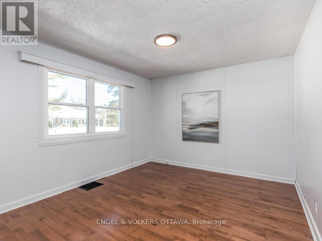 878 Dunlevie Avenue, Ottawa, Ontario  K2A 2Z4 - Photo 24 - X12787070