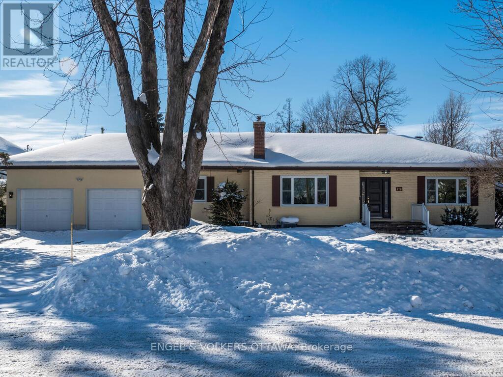 878 Dunlevie Avenue, Ottawa, Ontario  K2A 2Z4 - Photo 3 - X12787070