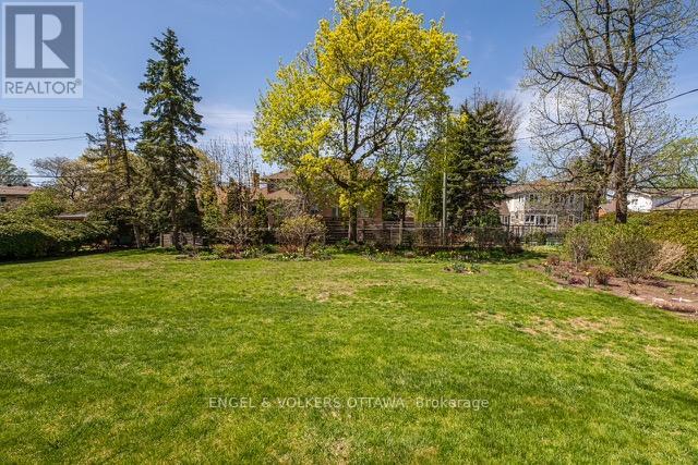 878 Dunlevie Avenue, Ottawa, Ontario  K2A 2Z4 - Photo 44 - X12787070