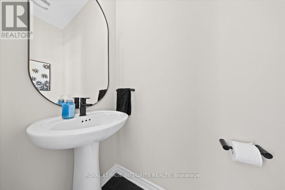 355 Crossway Terrace, Ottawa, Ontario  K2S 2Z3 - Photo 3 - X12787076