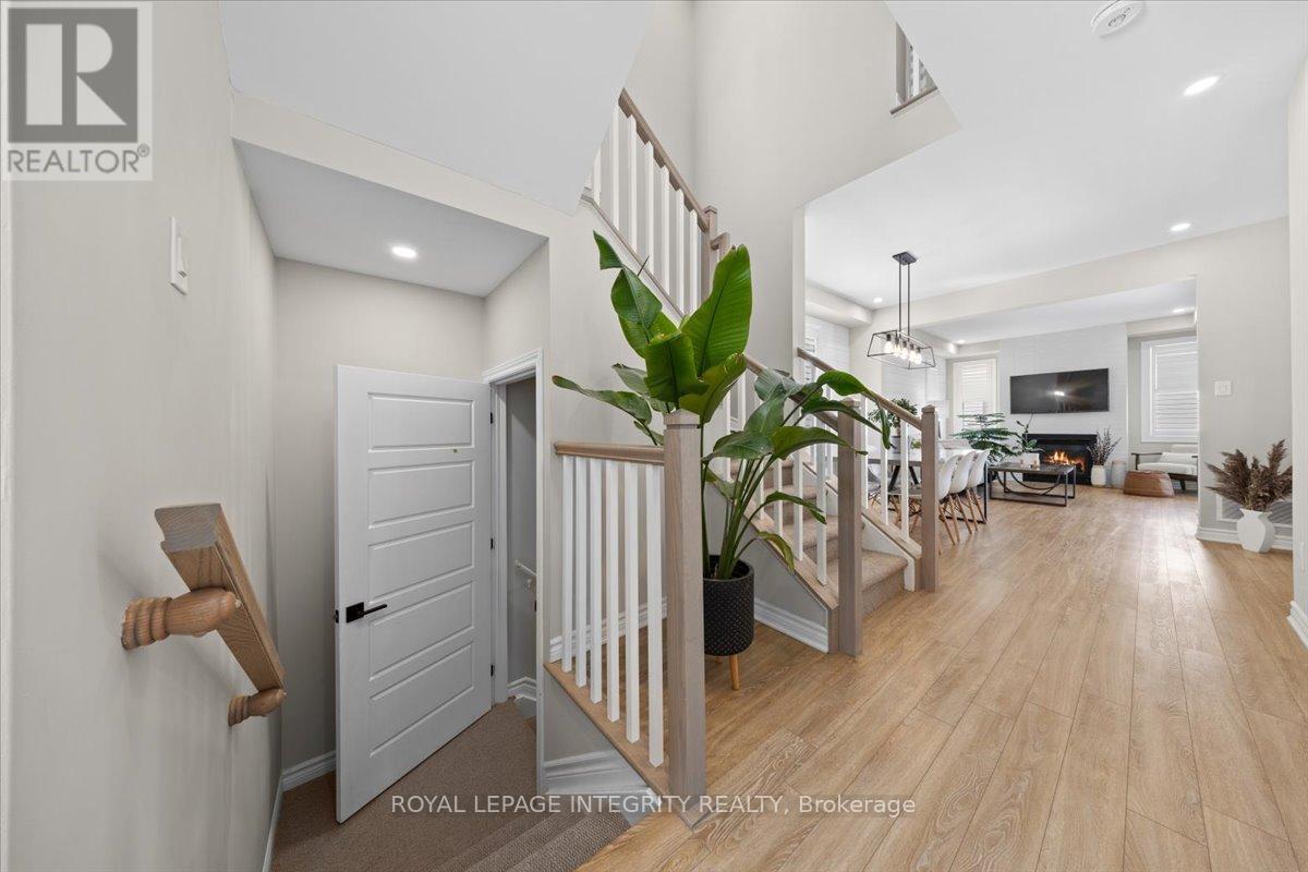 355 Crossway Terrace, Ottawa, Ontario  K2S 2Z3 - Photo 4 - X12787076