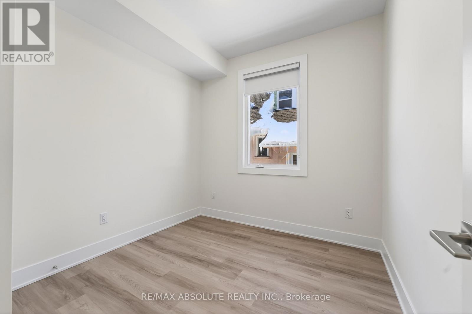 B - 181 Columbus Avenue, Ottawa, Ontario  K1K 1P7 - Photo 10 - X12787098