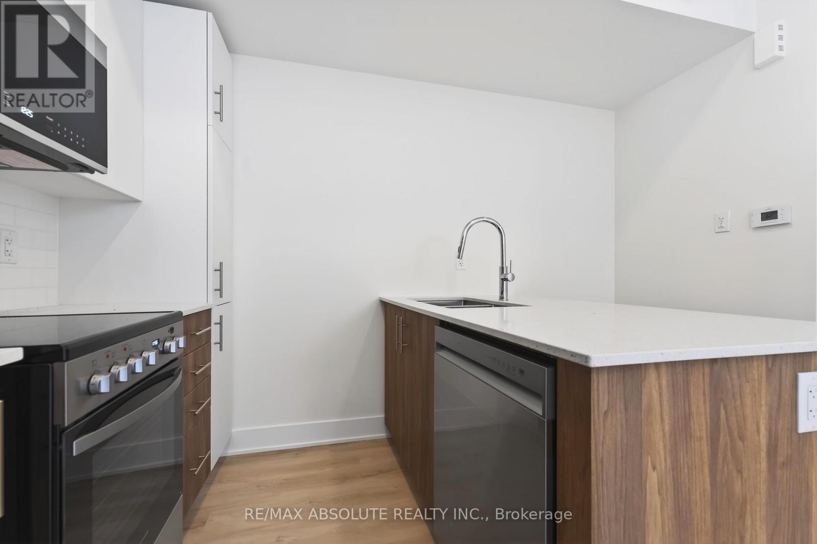 B - 181 Columbus Avenue, Ottawa, Ontario  K1K 1P7 - Photo 9 - X12787098