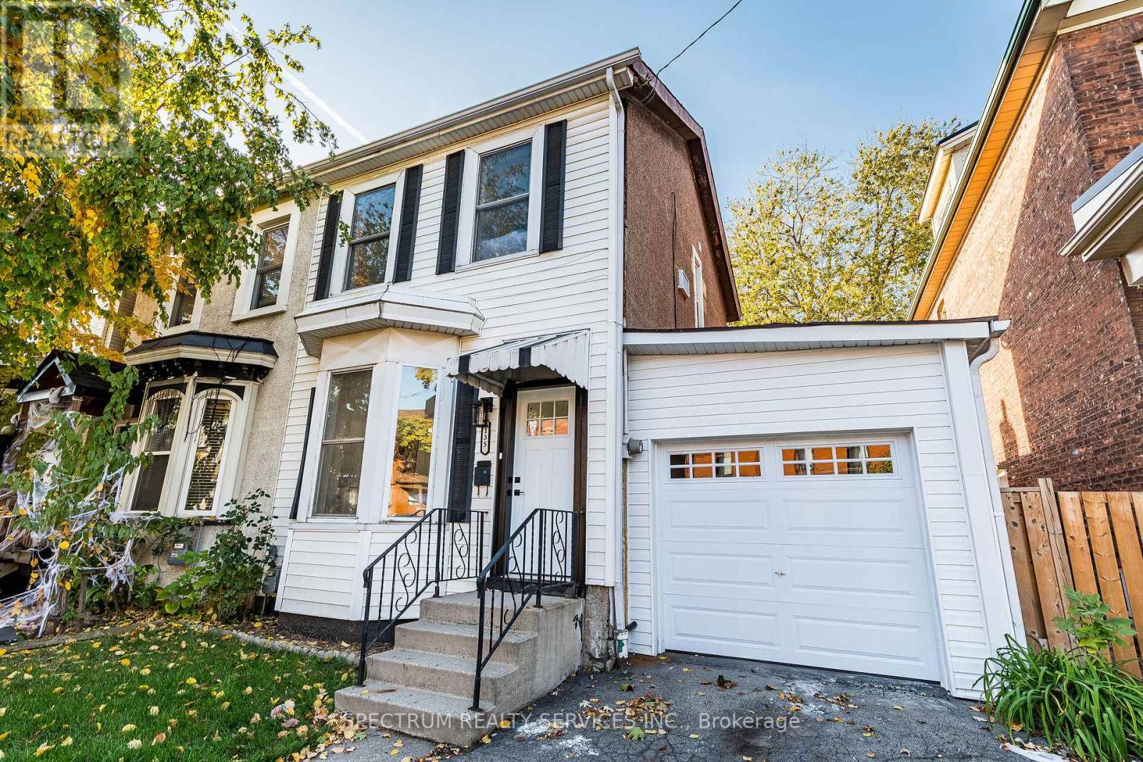 135 East Avenue N, Hamilton, Ontario  L8L 5H8 - Photo 2 - X12692882