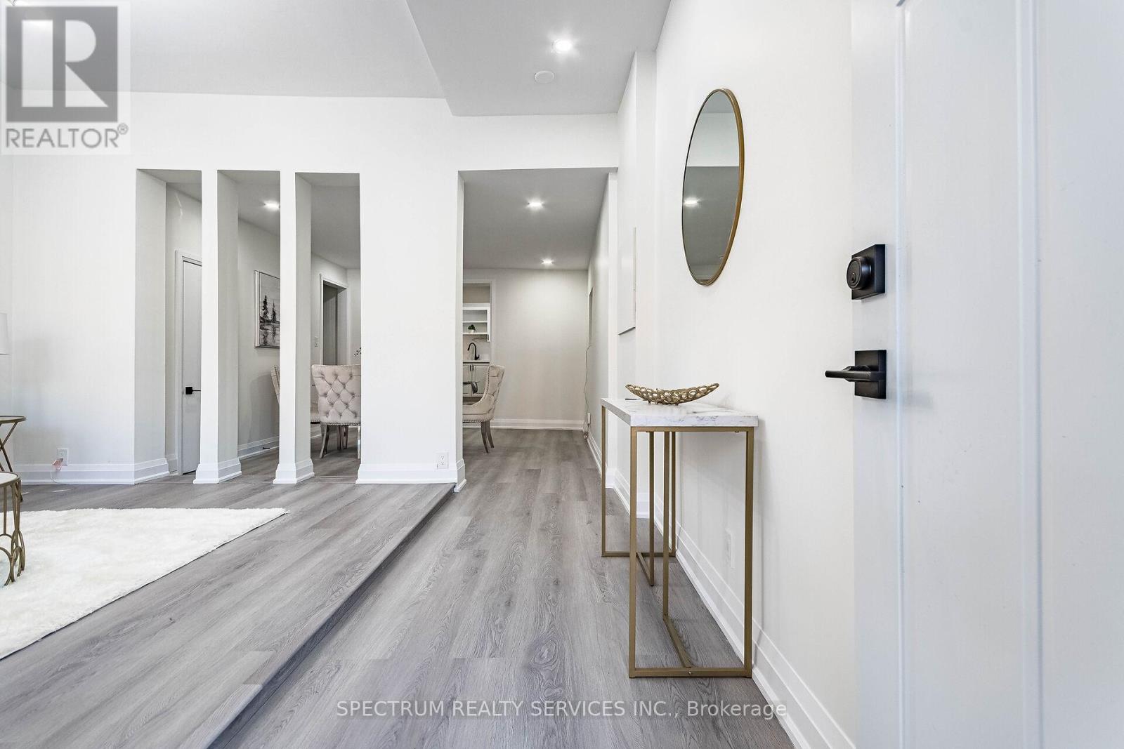 135 East Avenue N, Hamilton, Ontario  L8L 5H8 - Photo 4 - X12692882