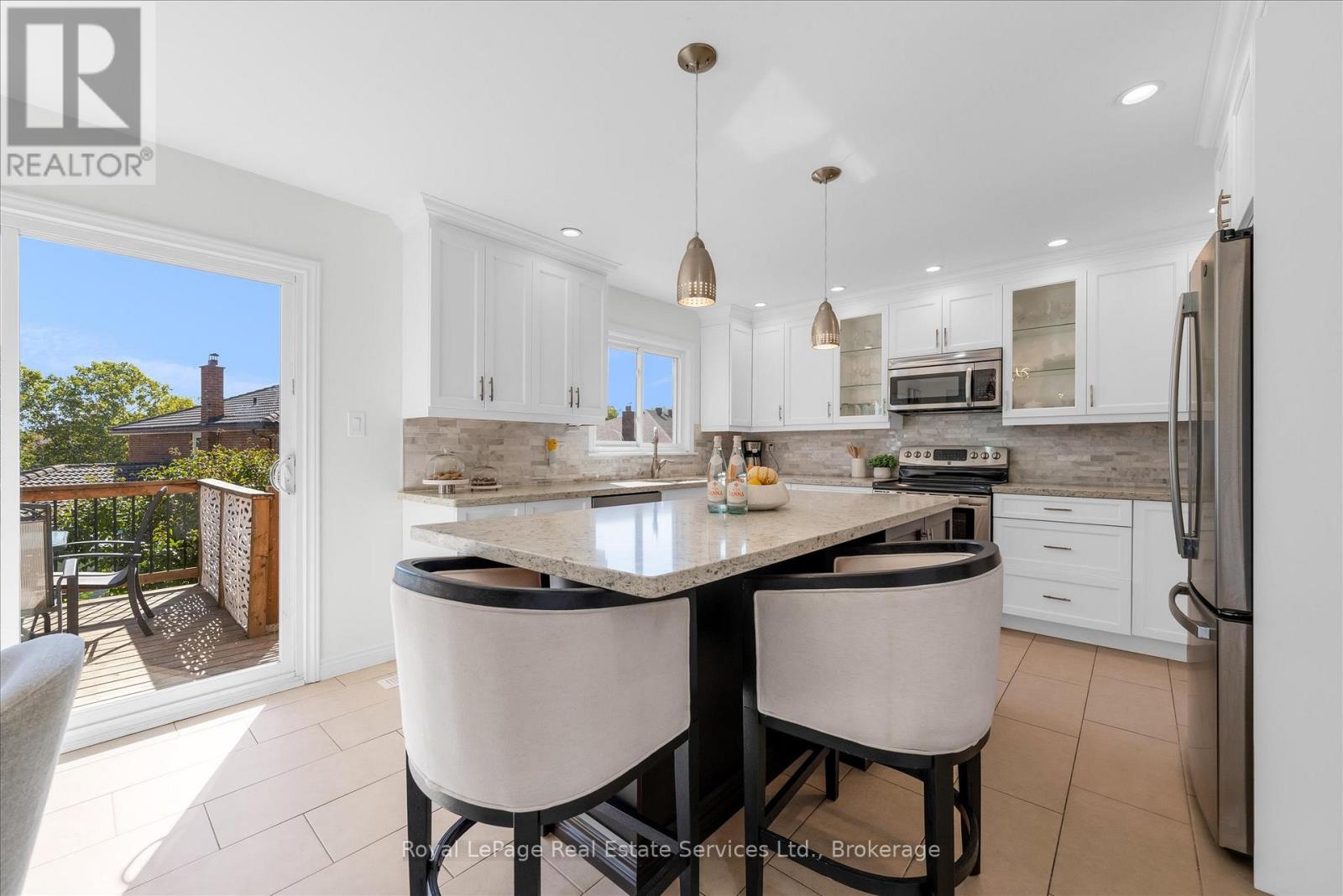 2938 Mulberry Drive, Oakville (Cv Clearview), Ontario  L6J 7H3 - Photo 8 - W12787090