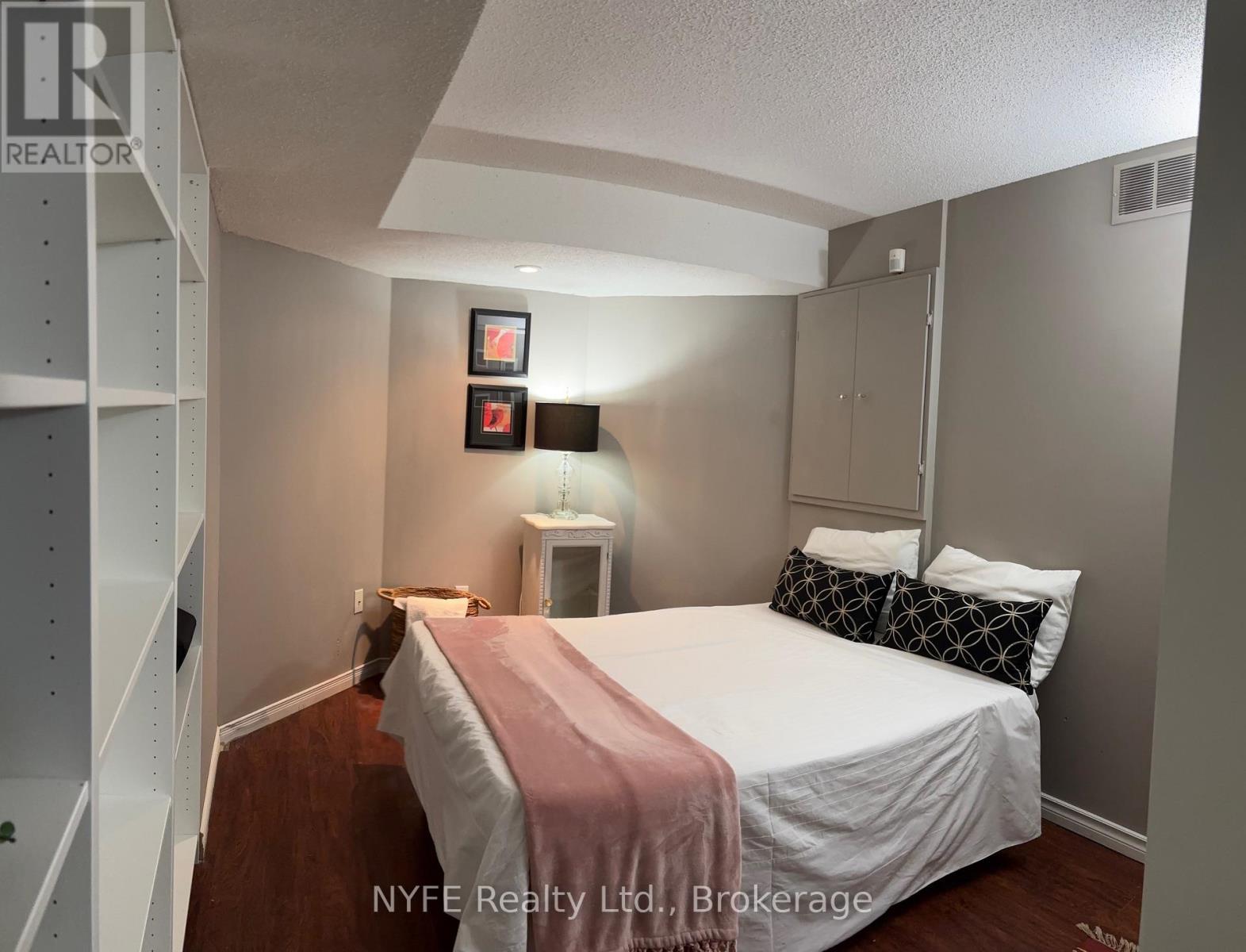 690 Peter Robertson Boulevard, Brampton (Sandringham-Wellington), Ontario  L6R 1L7 - Photo 21 - W12787112