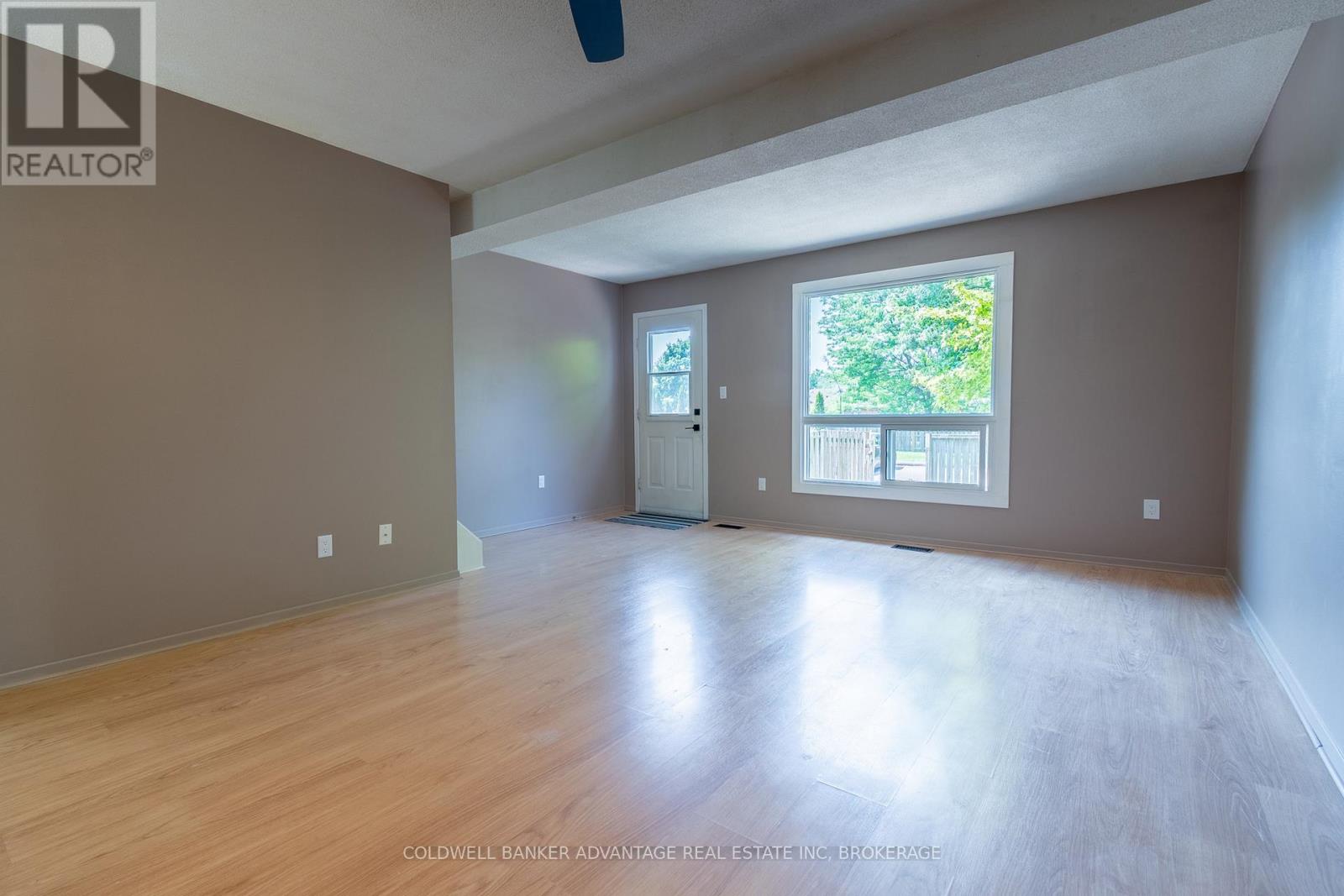 8 - 102 Silvan Drive, Welland (N. Welland), Ontario  L3C 6C3 - Photo 11 - X12787144