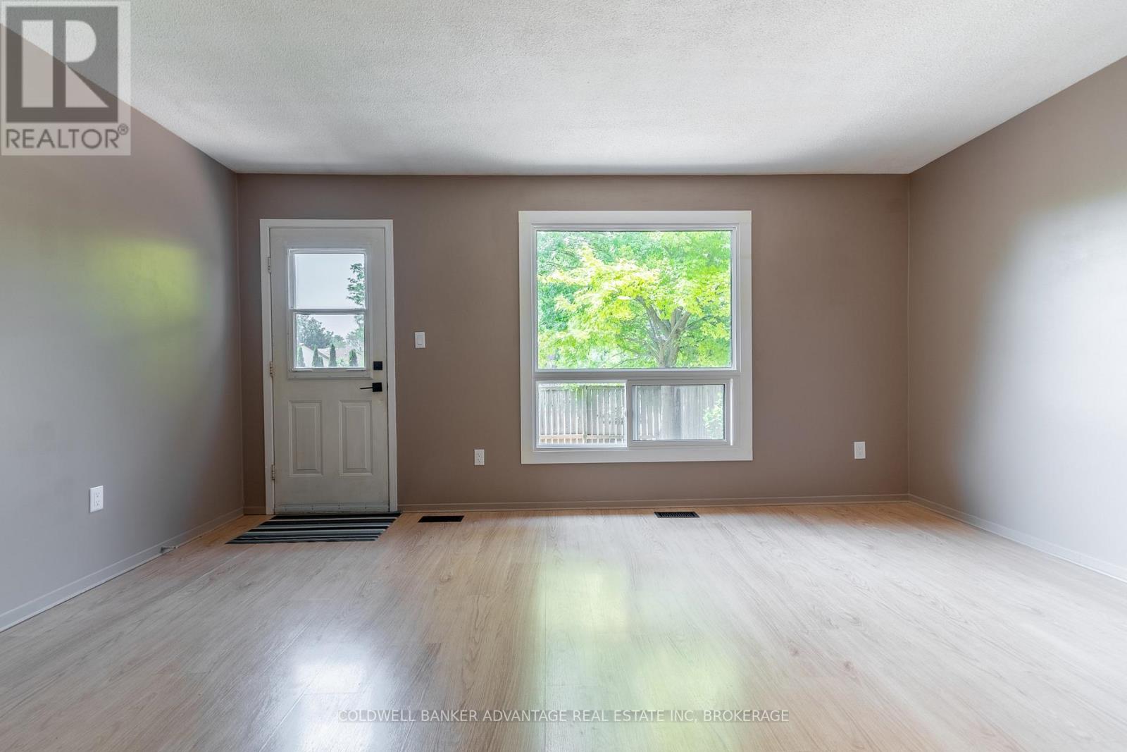 8 - 102 Silvan Drive, Welland (N. Welland), Ontario  L3C 6C3 - Photo 13 - X12787144