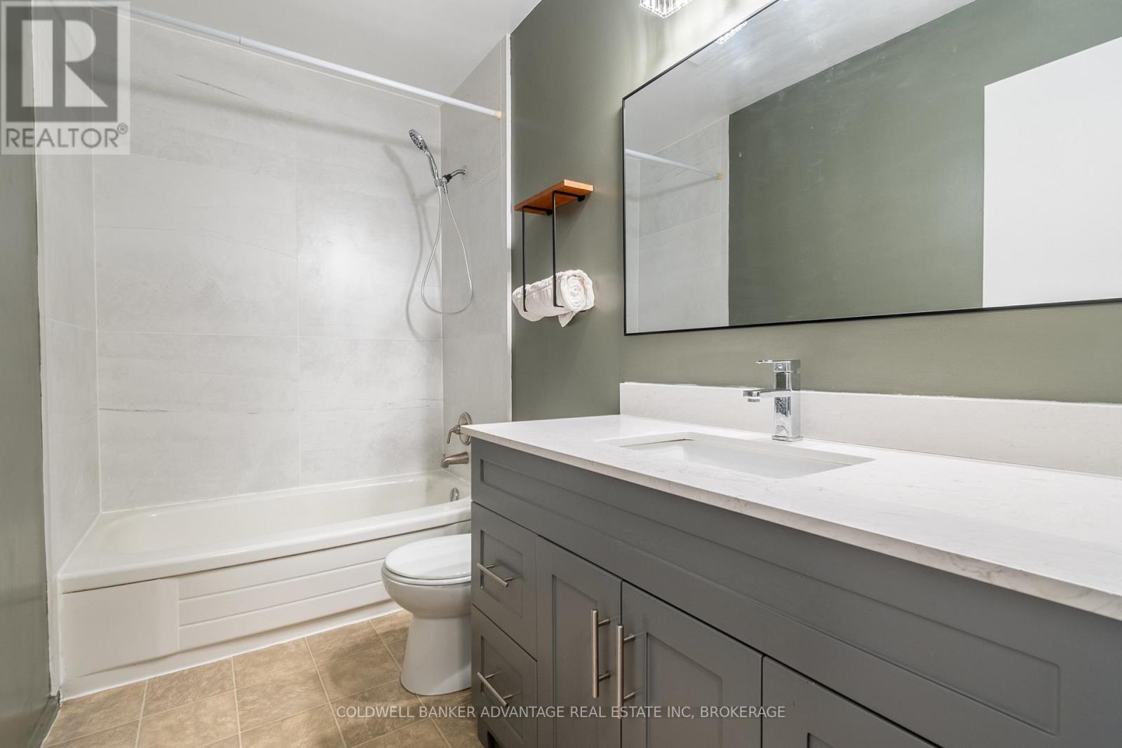 8 - 102 Silvan Drive, Welland (N. Welland), Ontario  L3C 6C3 - Photo 21 - X12787144