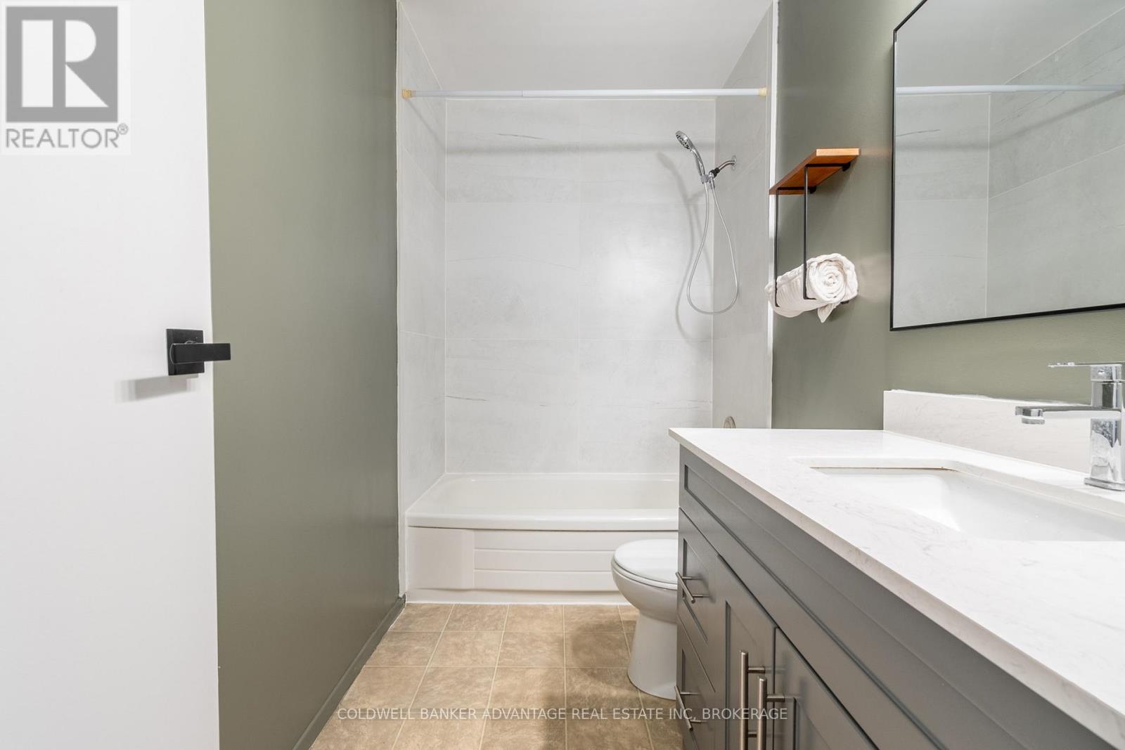 8 - 102 Silvan Drive, Welland (N. Welland), Ontario  L3C 6C3 - Photo 22 - X12787144