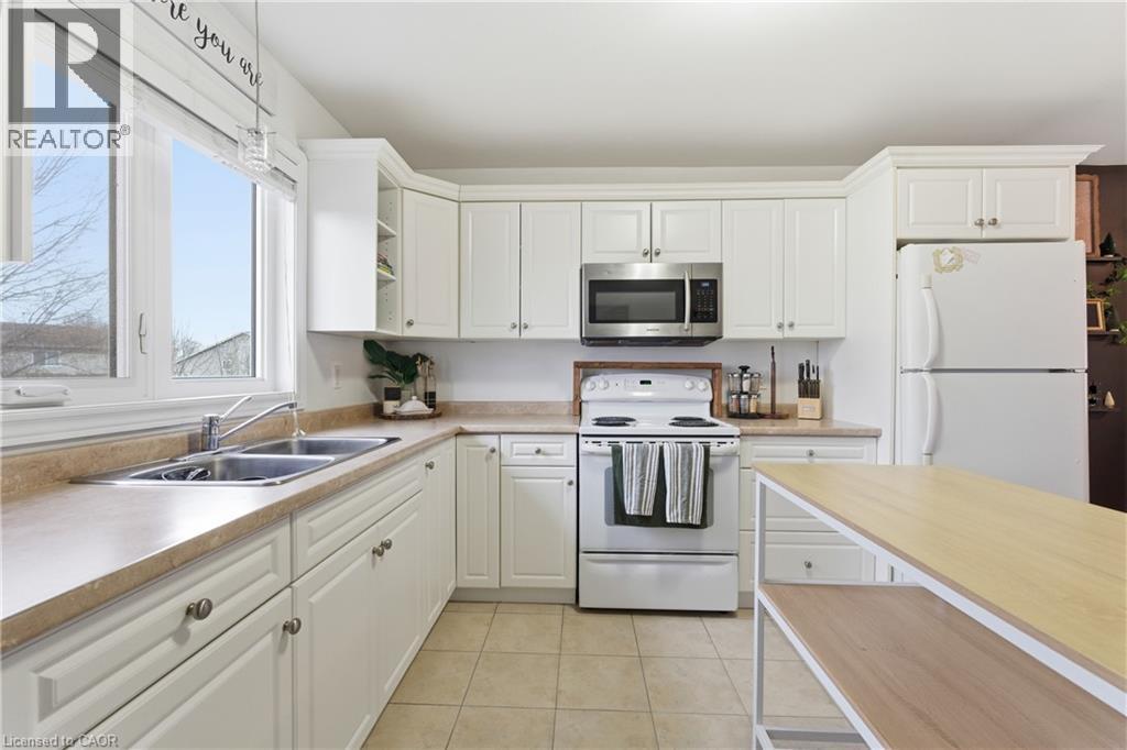 615 Southworth Street S, Welland, Ontario  L3B 2A2 - Photo 11 - 40788313