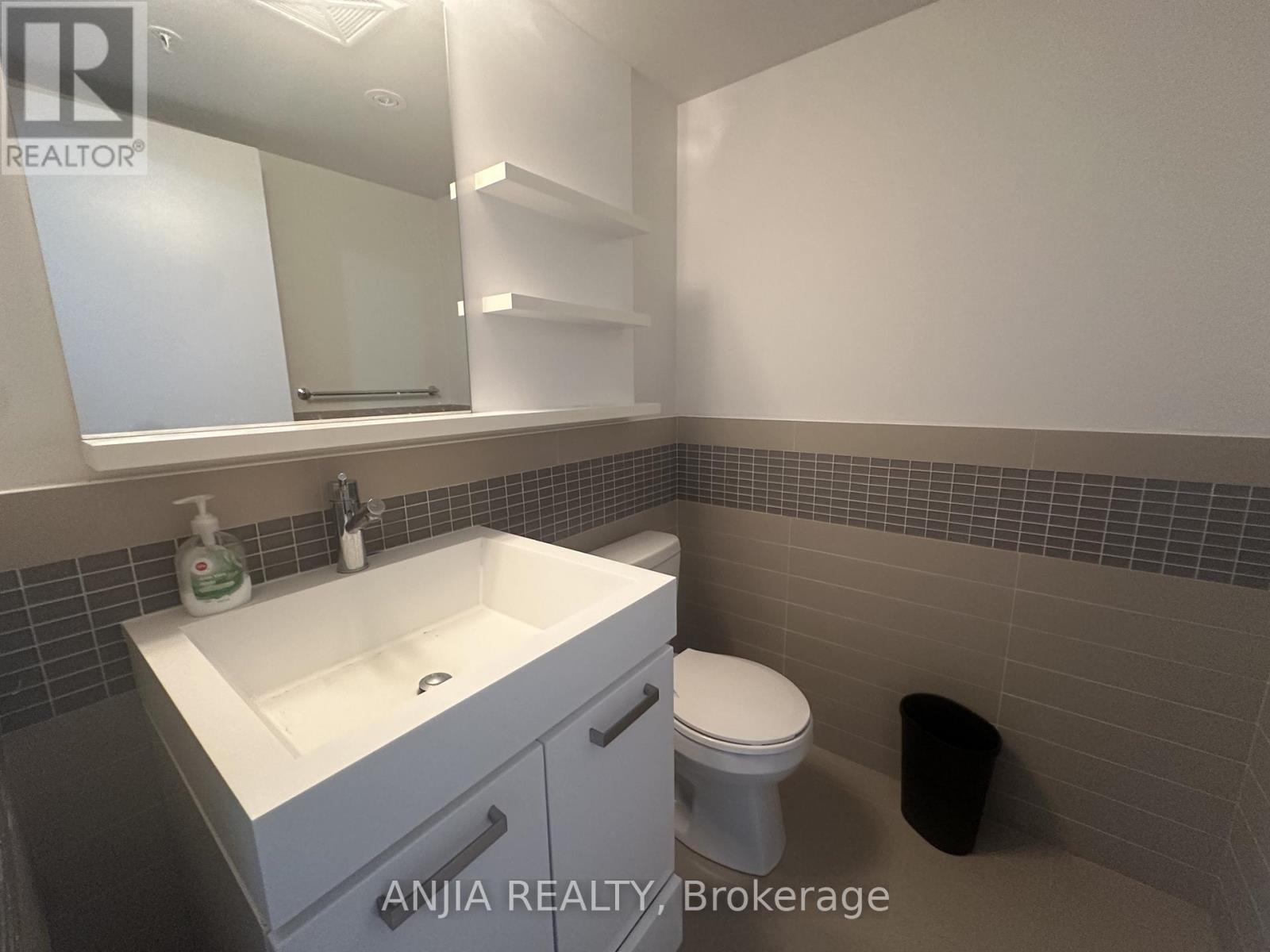 808 - 295 Adelaide Street W, Toronto, Ontario  M5V 0L4 - Photo 12 - C12787106