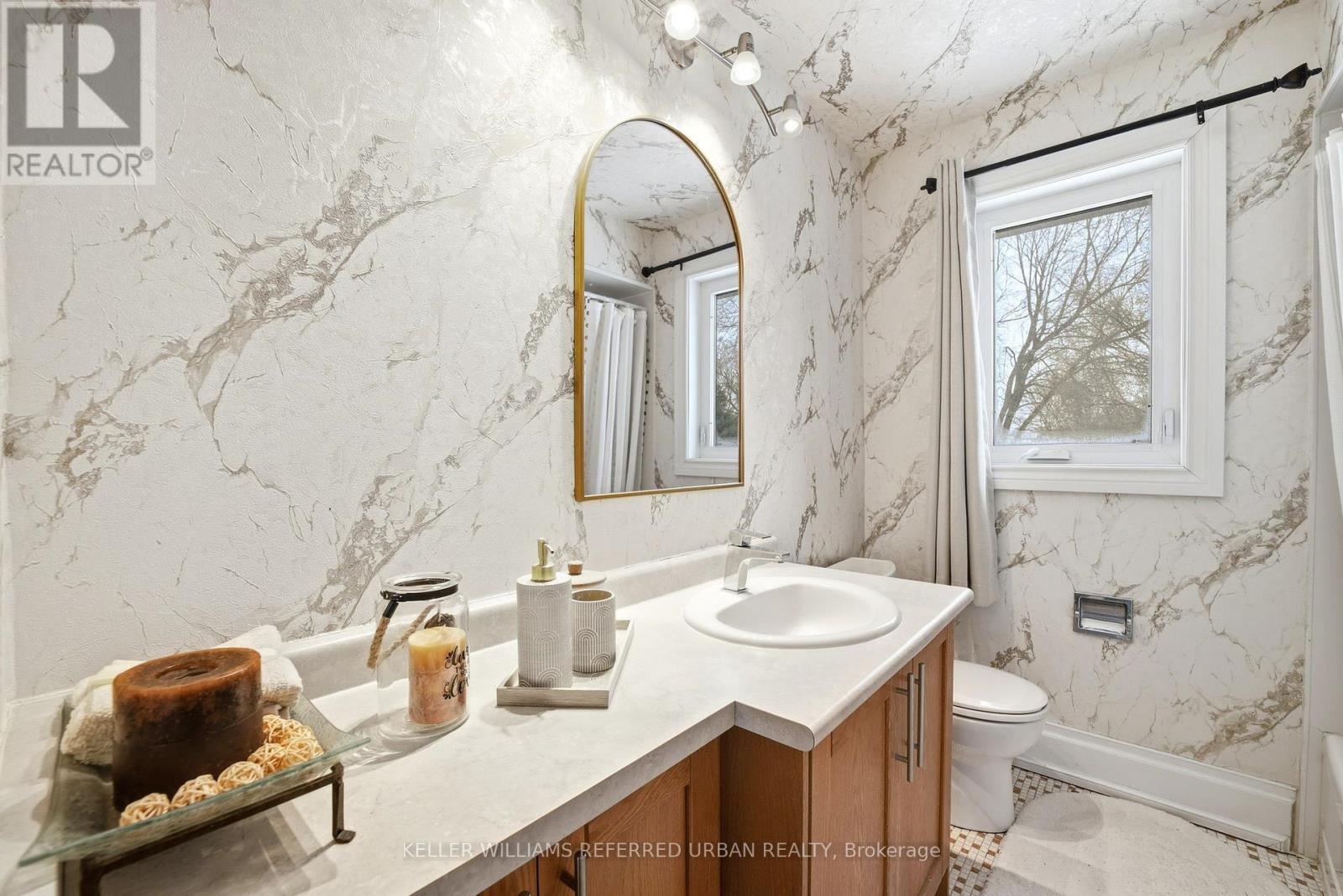 160 Caines Avenue, Toronto (Newtonbrook West), Ontario  M2R 2L5 - Photo 18 - C12787136