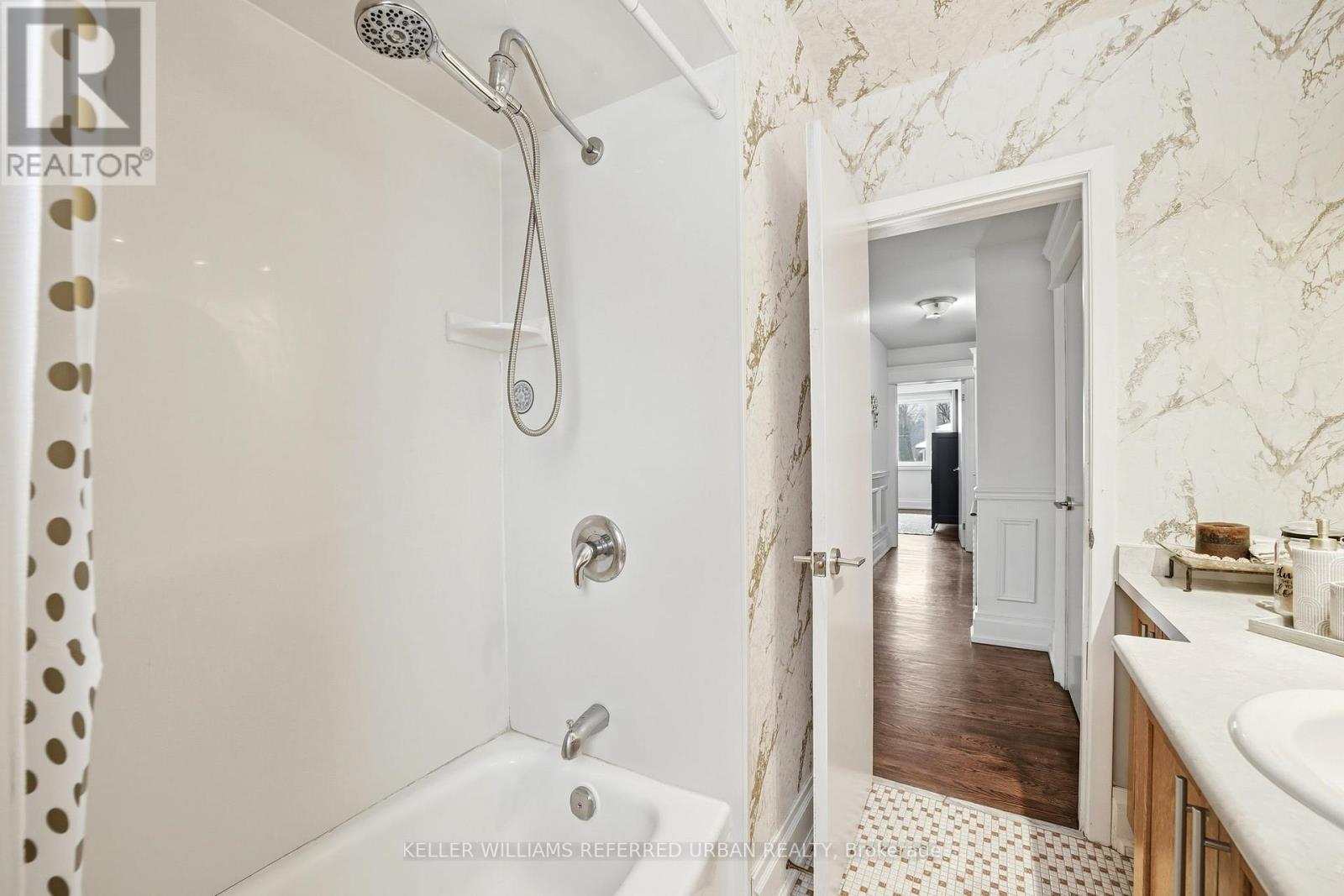 160 Caines Avenue, Toronto (Newtonbrook West), Ontario  M2R 2L5 - Photo 19 - C12787136