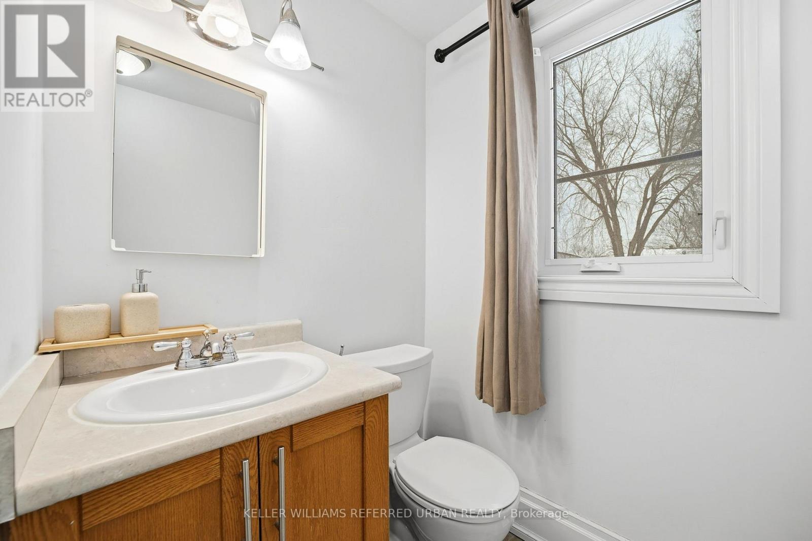 160 Caines Avenue, Toronto (Newtonbrook West), Ontario  M2R 2L5 - Photo 21 - C12787136