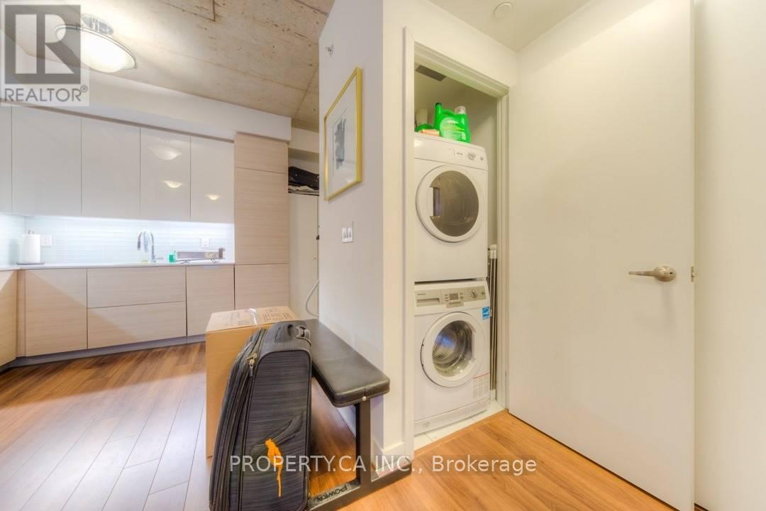 1414 - 210 Simcoe Street, Toronto (University), Ontario  M5T 0A9 - Photo 12 - C12787184