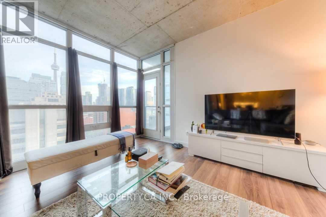 1414 - 210 Simcoe Street, Toronto (University), Ontario  M5T 0A9 - Photo 4 - C12787184