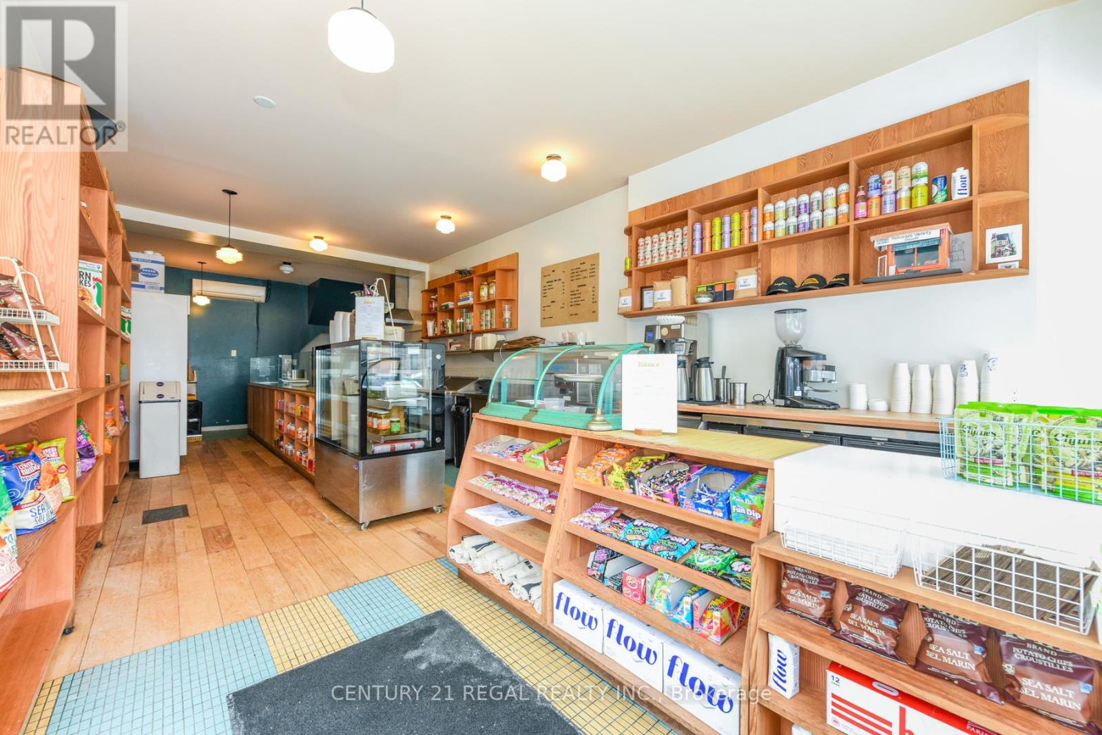 209 Dovercourt Rd. Road, Toronto (Trinity-Bellwoods), Ontario  M6J 3C7 - Photo 5 - C12787196