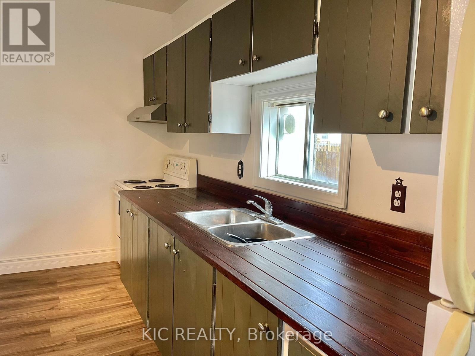 35 Ottawa Street E, Havelock-Belmont-Methuen, Ontario  K0L 1H0 - Photo 27 - X12527944