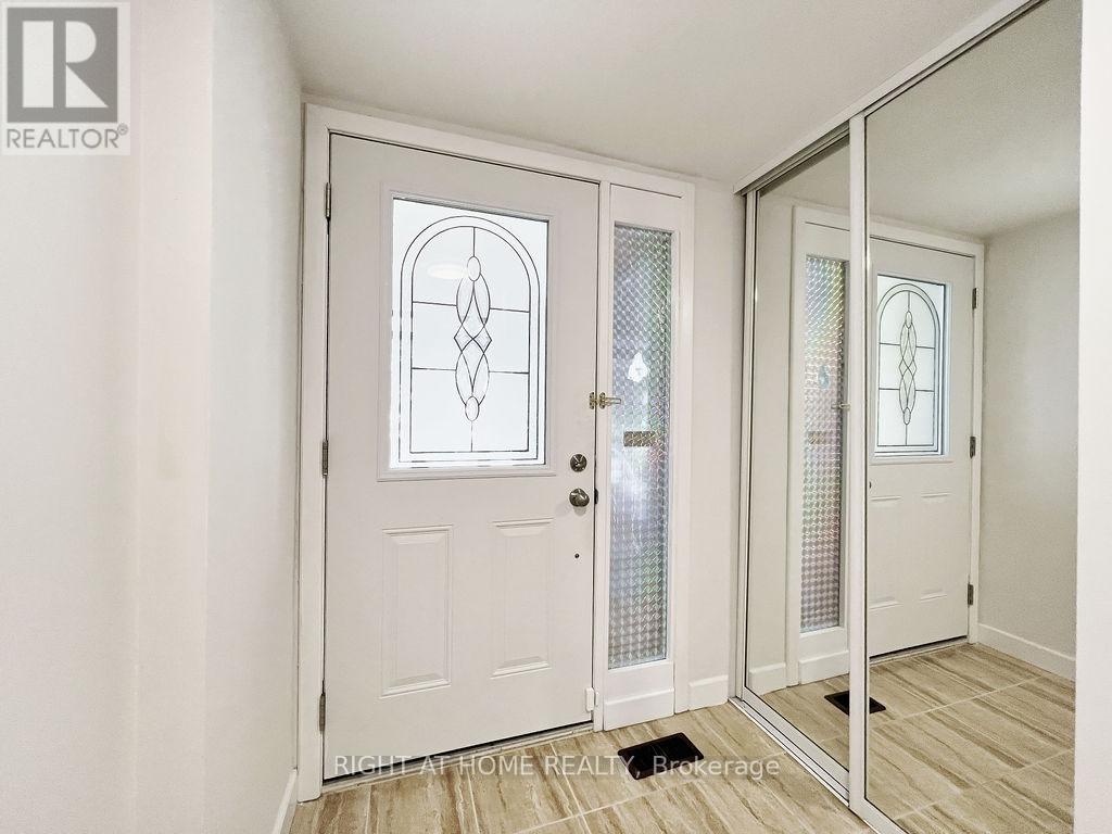 37 Becca Hall Trail, Toronto (Milliken), Ontario  M1V 2T7 - Photo 2 - E12787054