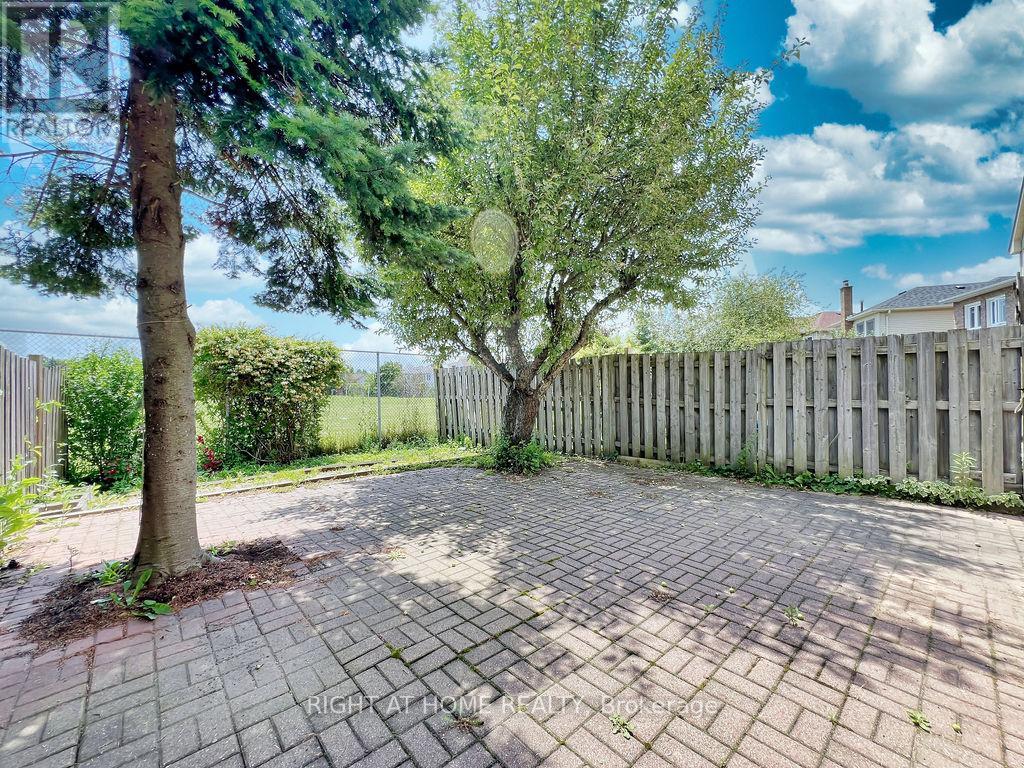 37 Becca Hall Trail, Toronto (Milliken), Ontario  M1V 2T7 - Photo 9 - E12787054