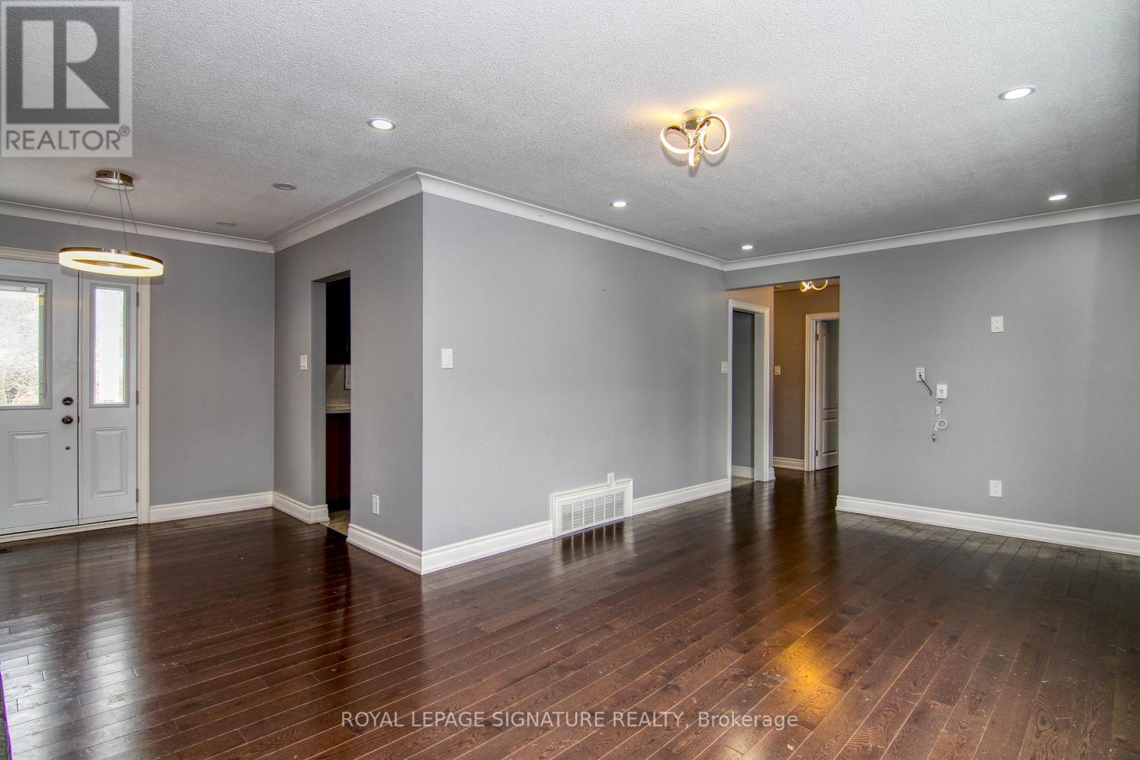 Main - 441 Brimorton Drive, Toronto, Ontario  M1H 2E4 - Photo 3 - E12787202