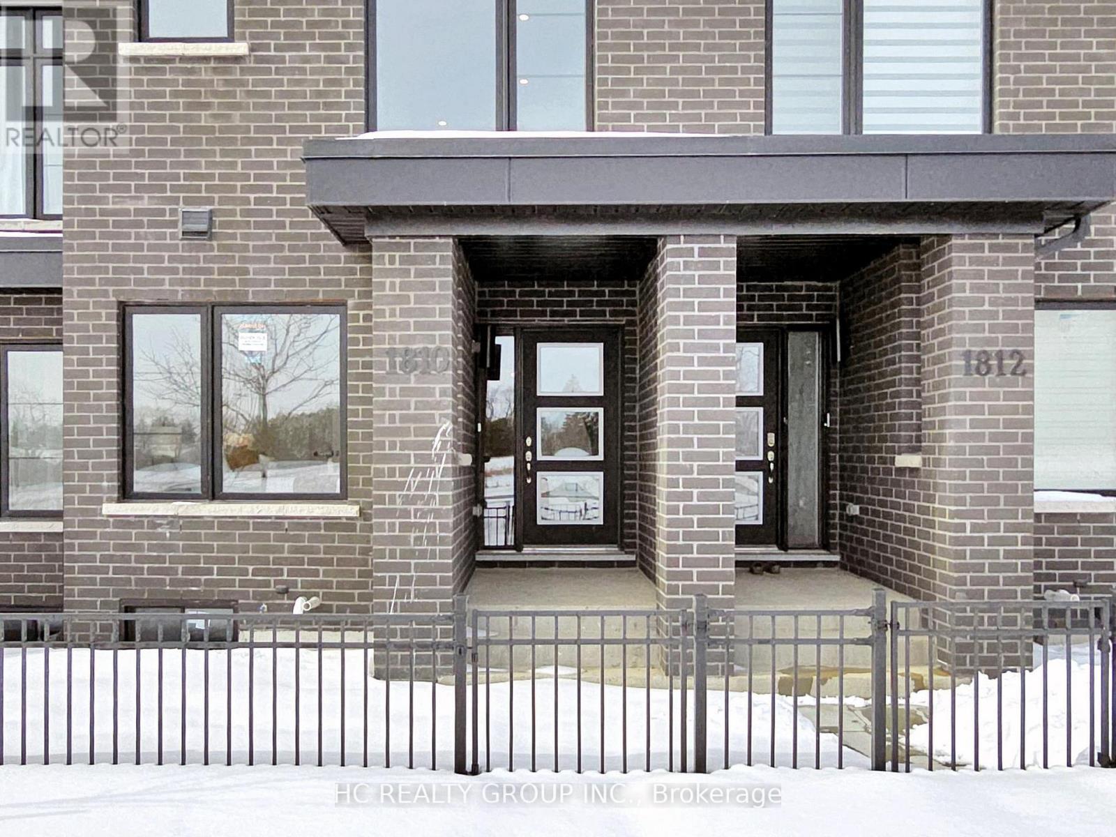 1810 Donald Cousens Parkway, Markham (Cornell), Ontario  L6B 0V5 - Photo 3 - N12787014