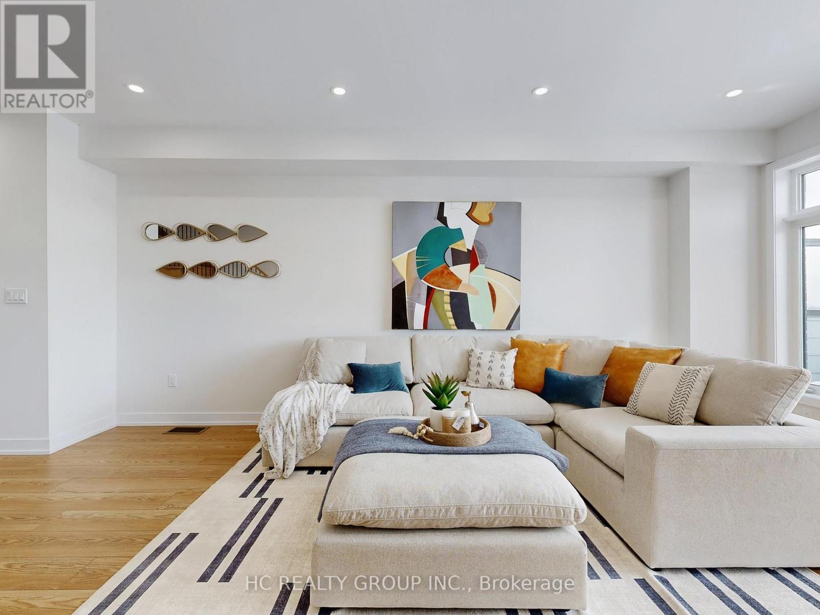 1810 Donald Cousens Parkway, Markham (Cornell), Ontario  L6B 0V5 - Photo 4 - N12787014