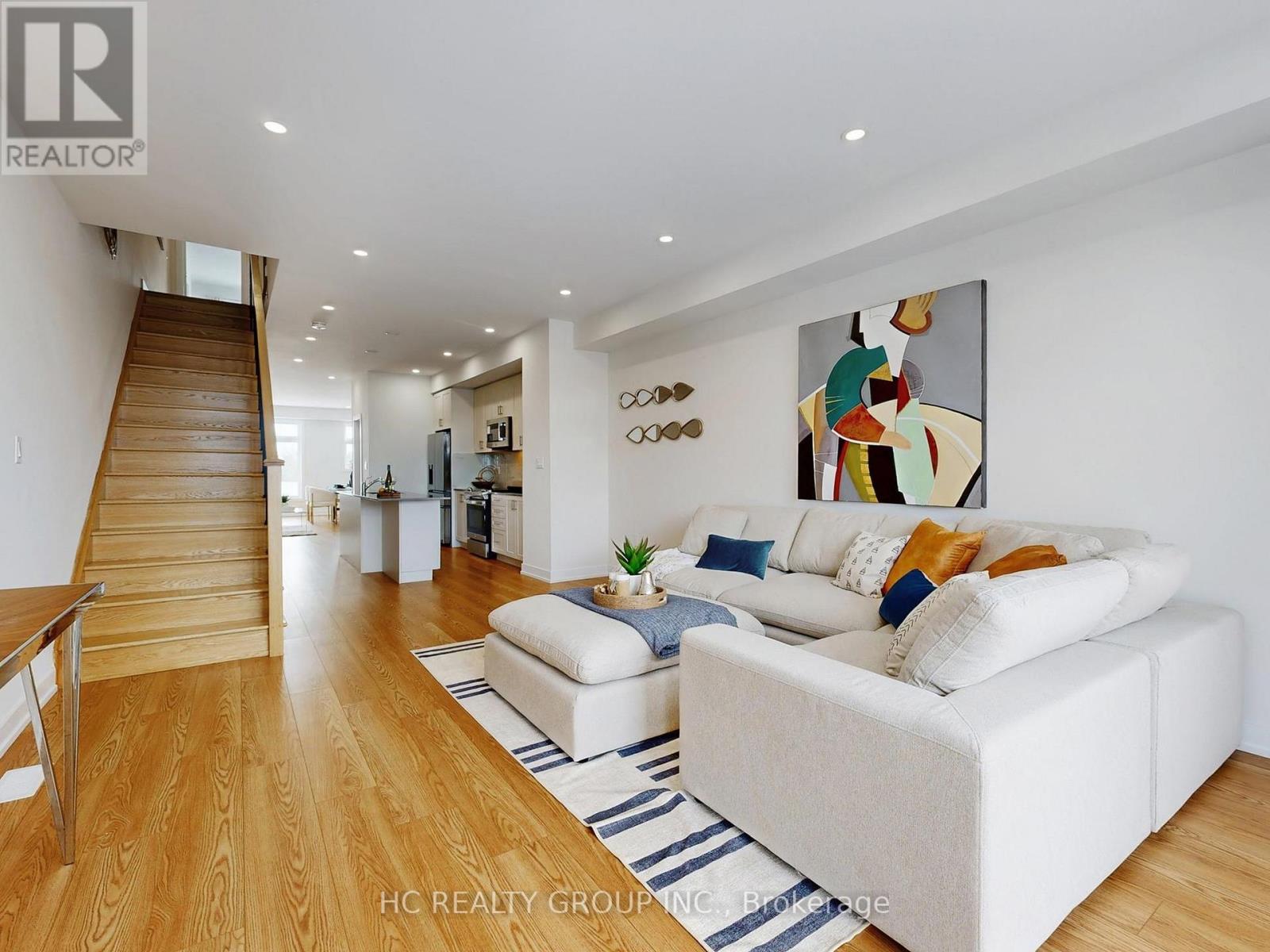 1810 Donald Cousens Parkway, Markham (Cornell), Ontario  L6B 0V5 - Photo 6 - N12787014