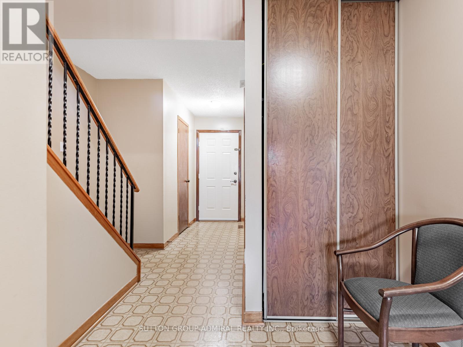 80 Bob O'link Avenue, Vaughan (Glen Shields), Ontario  L4K 1H2 - Photo 4 - N12787078