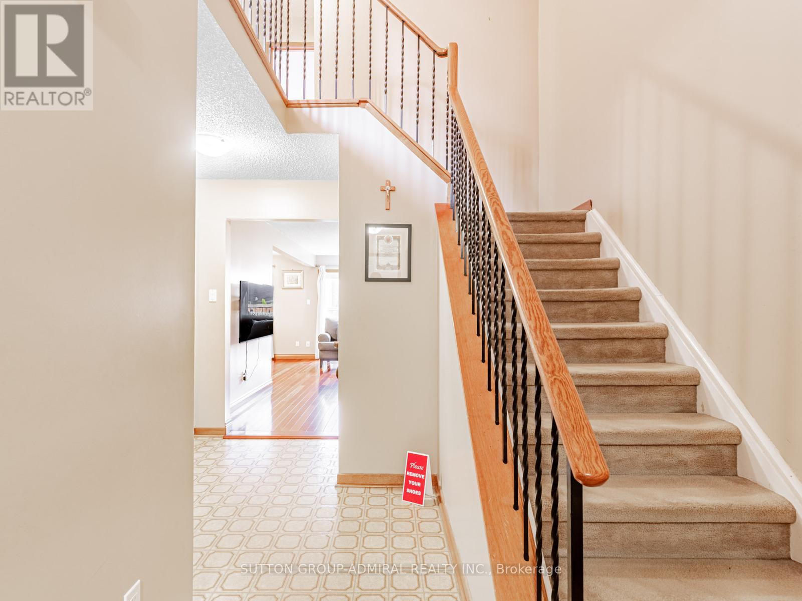 80 Bob O'link Avenue, Vaughan (Glen Shields), Ontario  L4K 1H2 - Photo 6 - N12787078