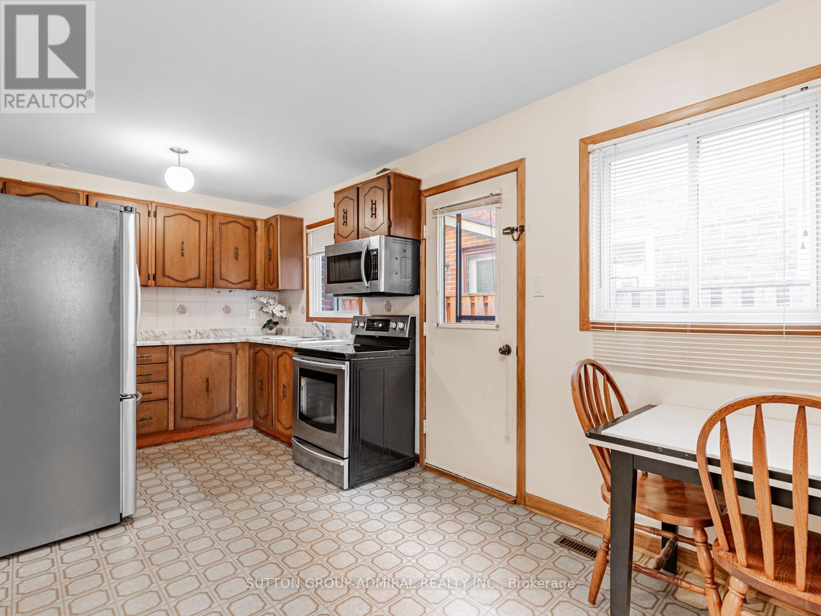 80 Bob O'link Avenue, Vaughan (Glen Shields), Ontario  L4K 1H2 - Photo 9 - N12787078