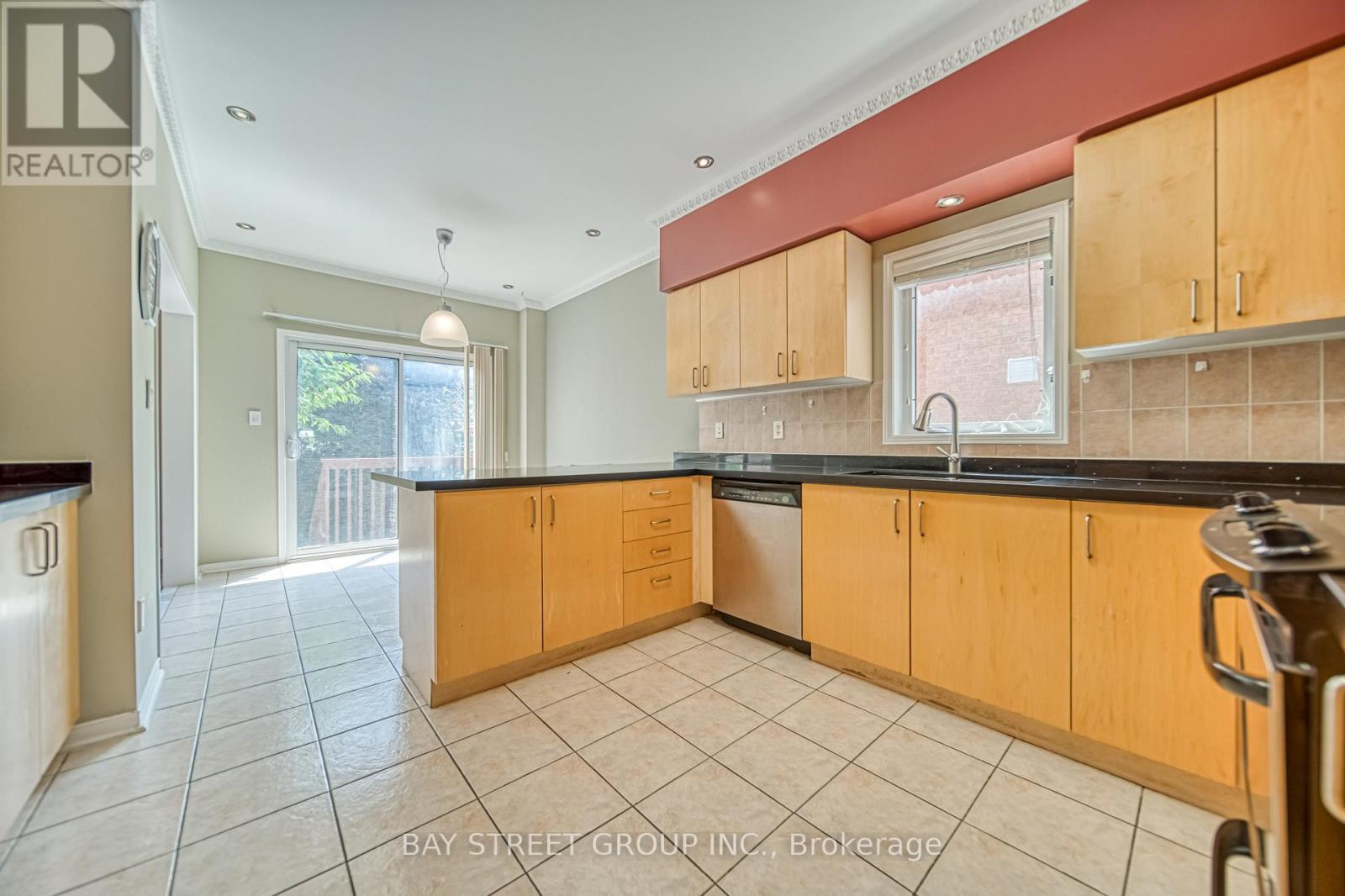 77 Weatherill Road, Markham (Berczy), Ontario  L6C 2P5 - Photo 12 - N12787128