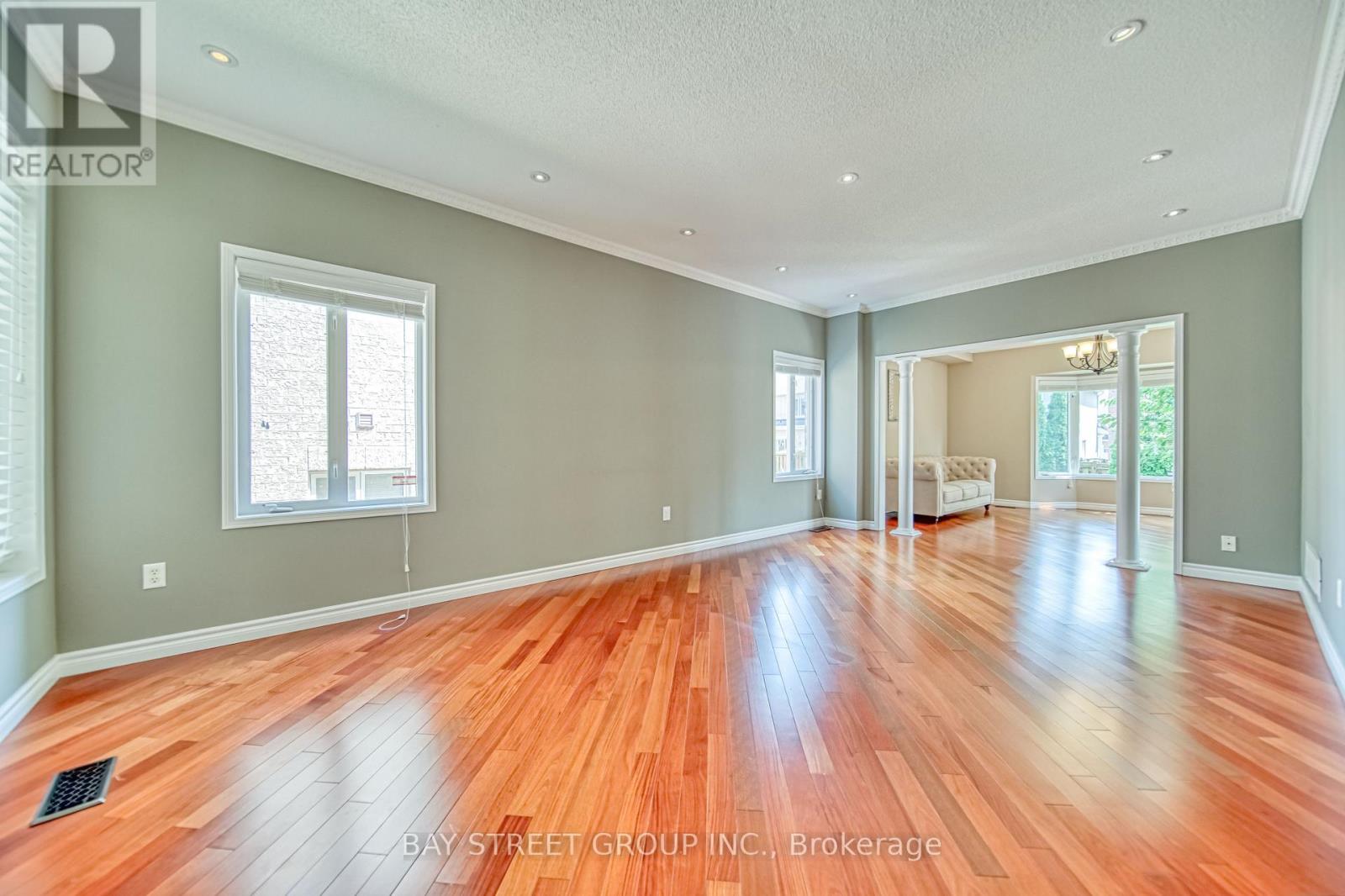 77 Weatherill Road, Markham (Berczy), Ontario  L6C 2P5 - Photo 5 - N12787128