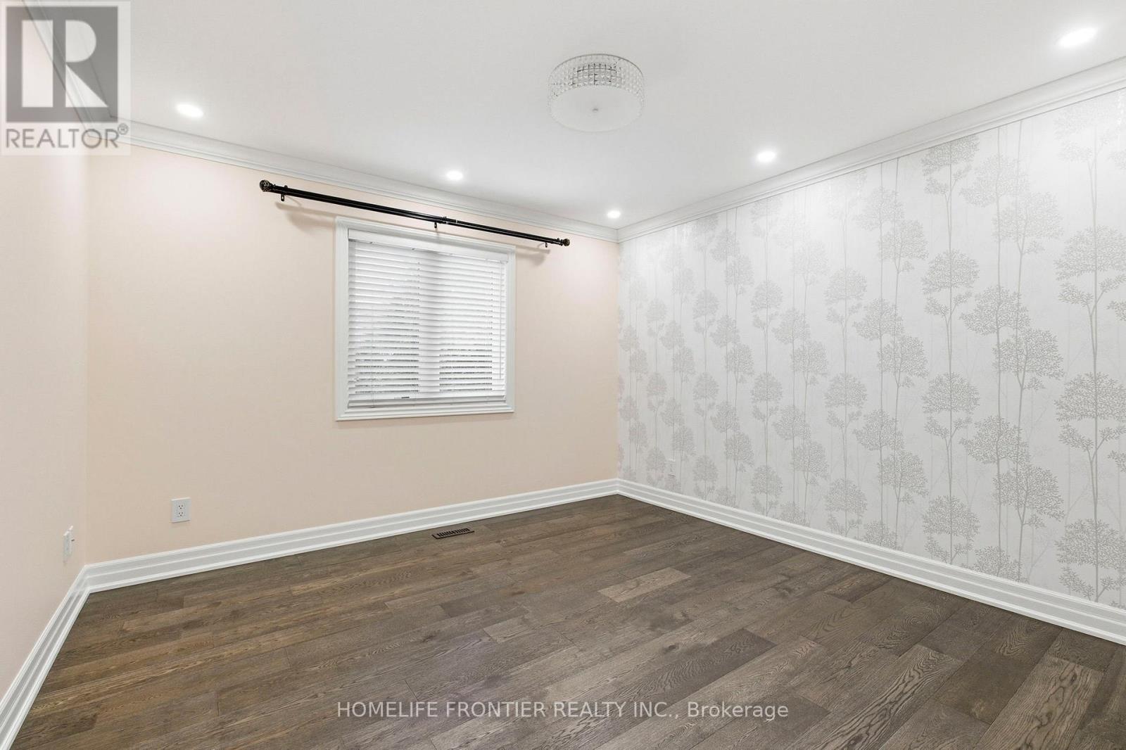 107 Mynden Way, Newmarket (Woodland Hill), Ontario  L3X 3B7 - Photo 23 - N12787140